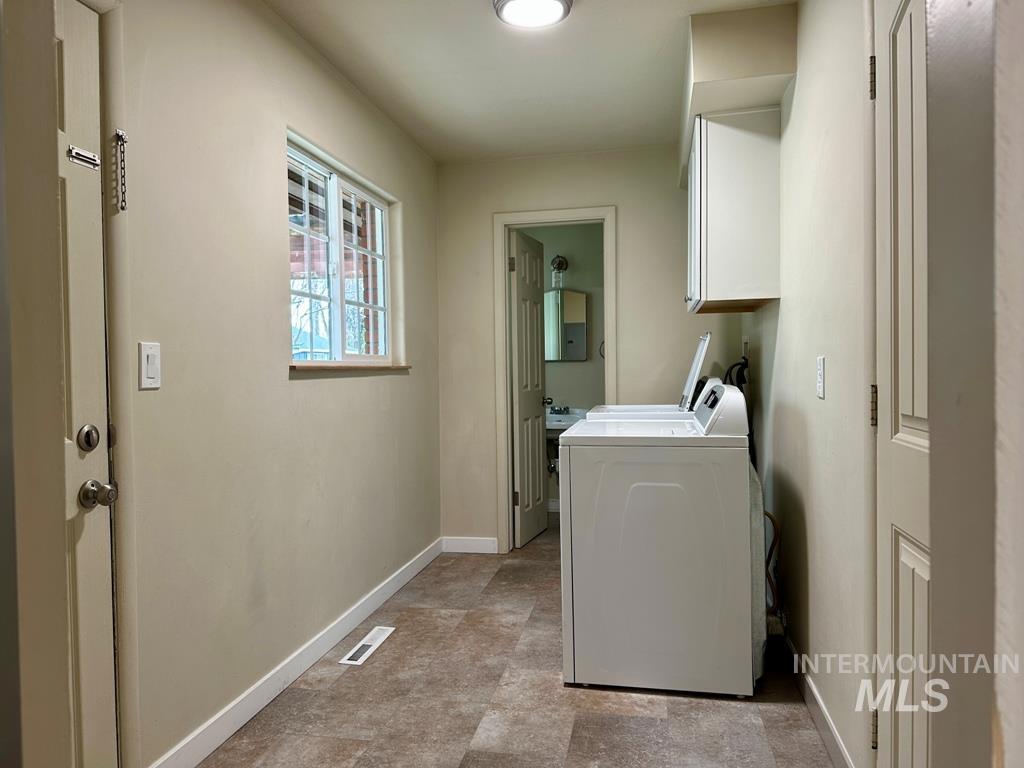 2214-2216 S Hervey, Boise, Idaho 83705-4074, 5 Bedrooms, 2.5 Bathrooms, Residential Income For Sale, Price $875,000, 98969025