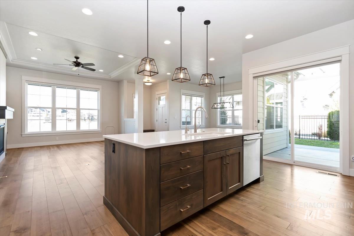 6230 N Bolsena Ln, Meridian, Idaho 83646-7601, 2 Bedrooms, 2 Bathrooms, Residential For Sale, Price $609,000,MLS 98969029