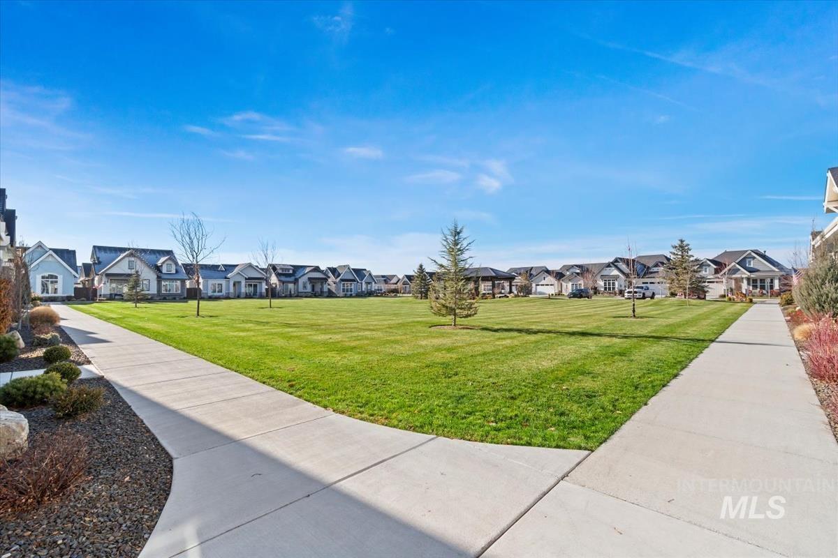 6230 N Bolsena Ln, Meridian, Idaho 83646-7601, 2 Bedrooms, 2 Bathrooms, Residential For Sale, Price $609,000,MLS 98969029