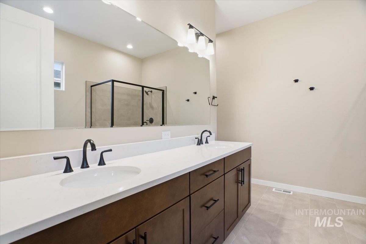 2292 N Ice Fire Ave, Star, Idaho 83669, 3 Bedrooms, 2 Bathrooms, Residential For Sale, Price $559,990,MLS 98969034