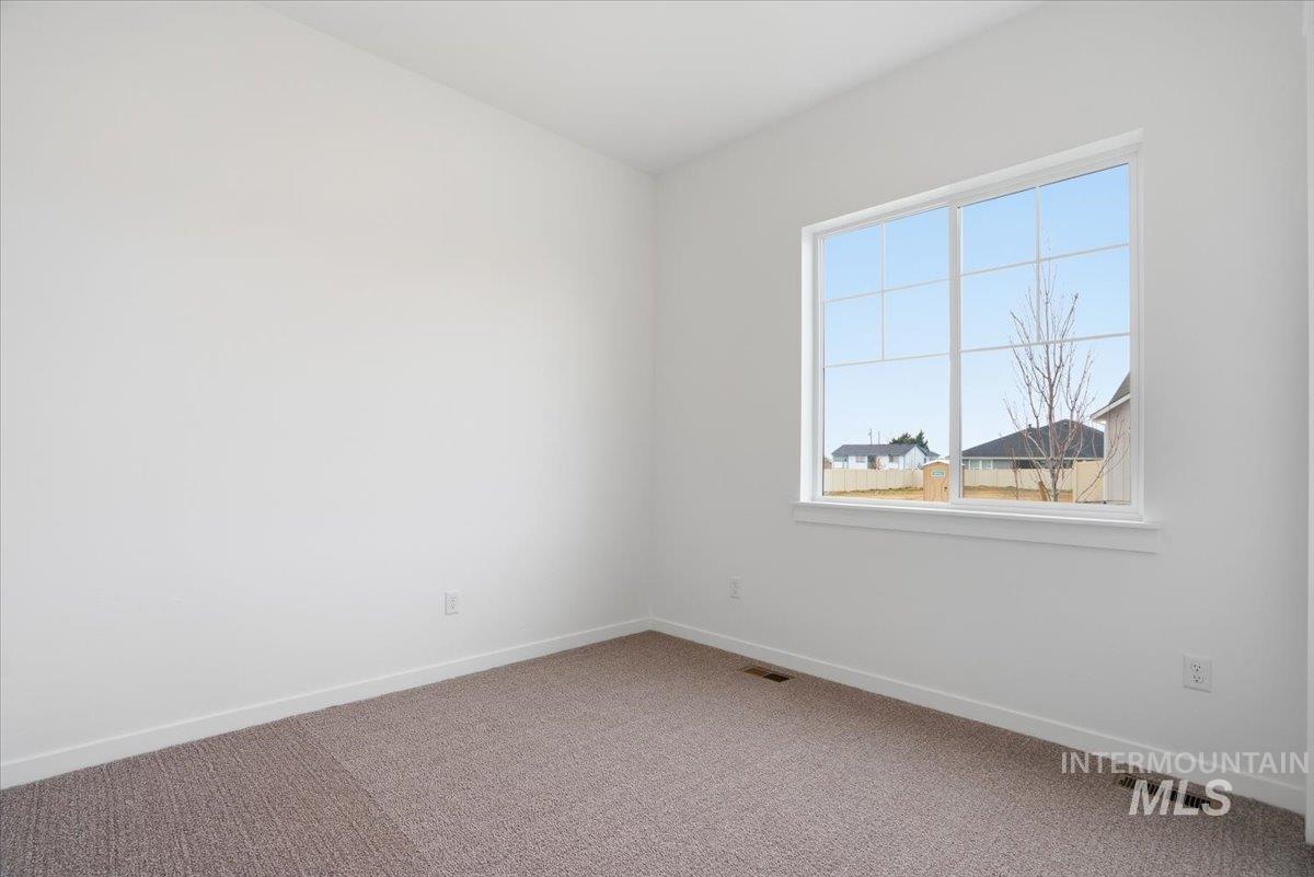 2292 N Ice Fire Ave, Star, Idaho 83669, 3 Bedrooms, 2 Bathrooms, Residential For Sale, Price $559,990,MLS 98969034