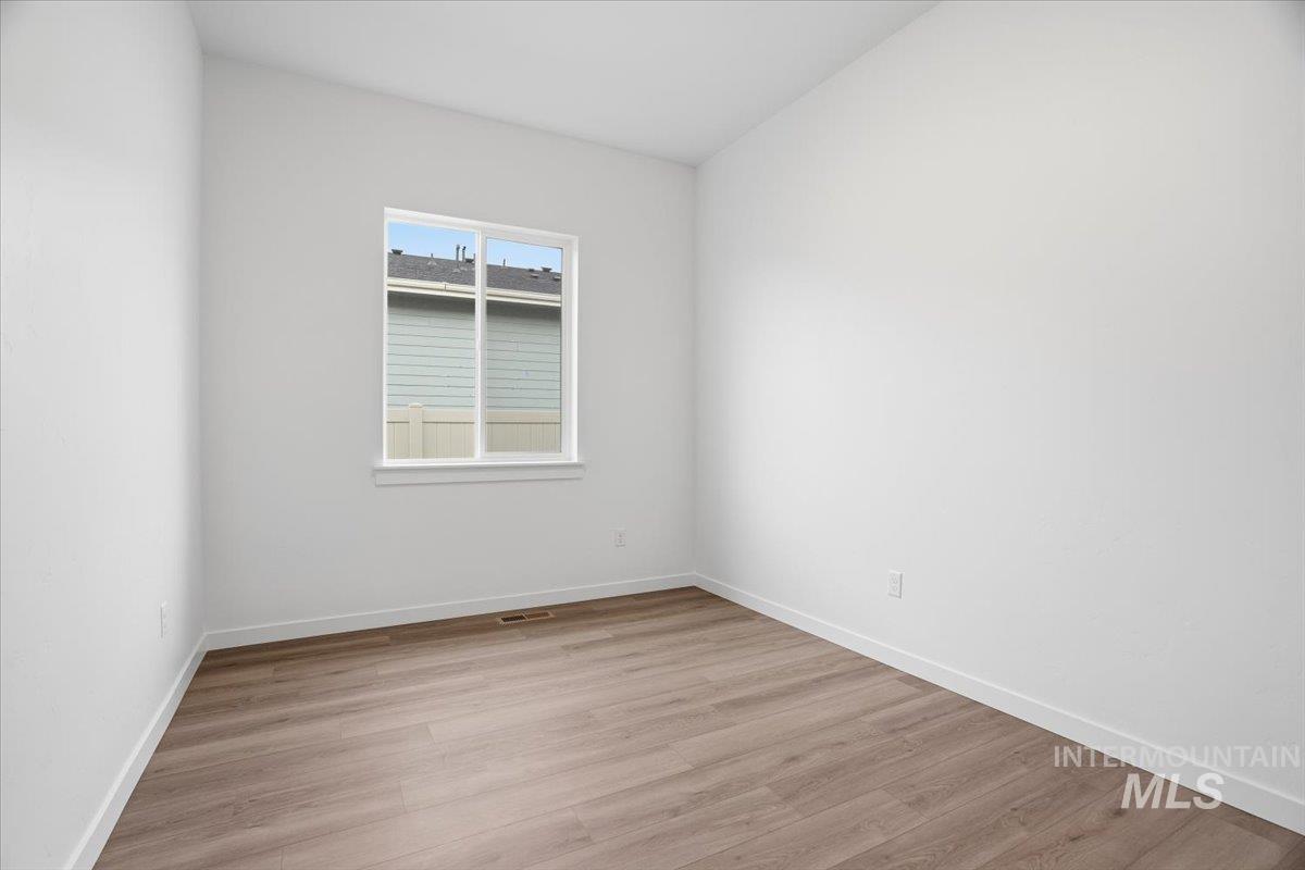 2292 N Ice Fire Ave, Star, Idaho 83669, 3 Bedrooms, 2 Bathrooms, Residential For Sale, Price $559,990,MLS 98969034