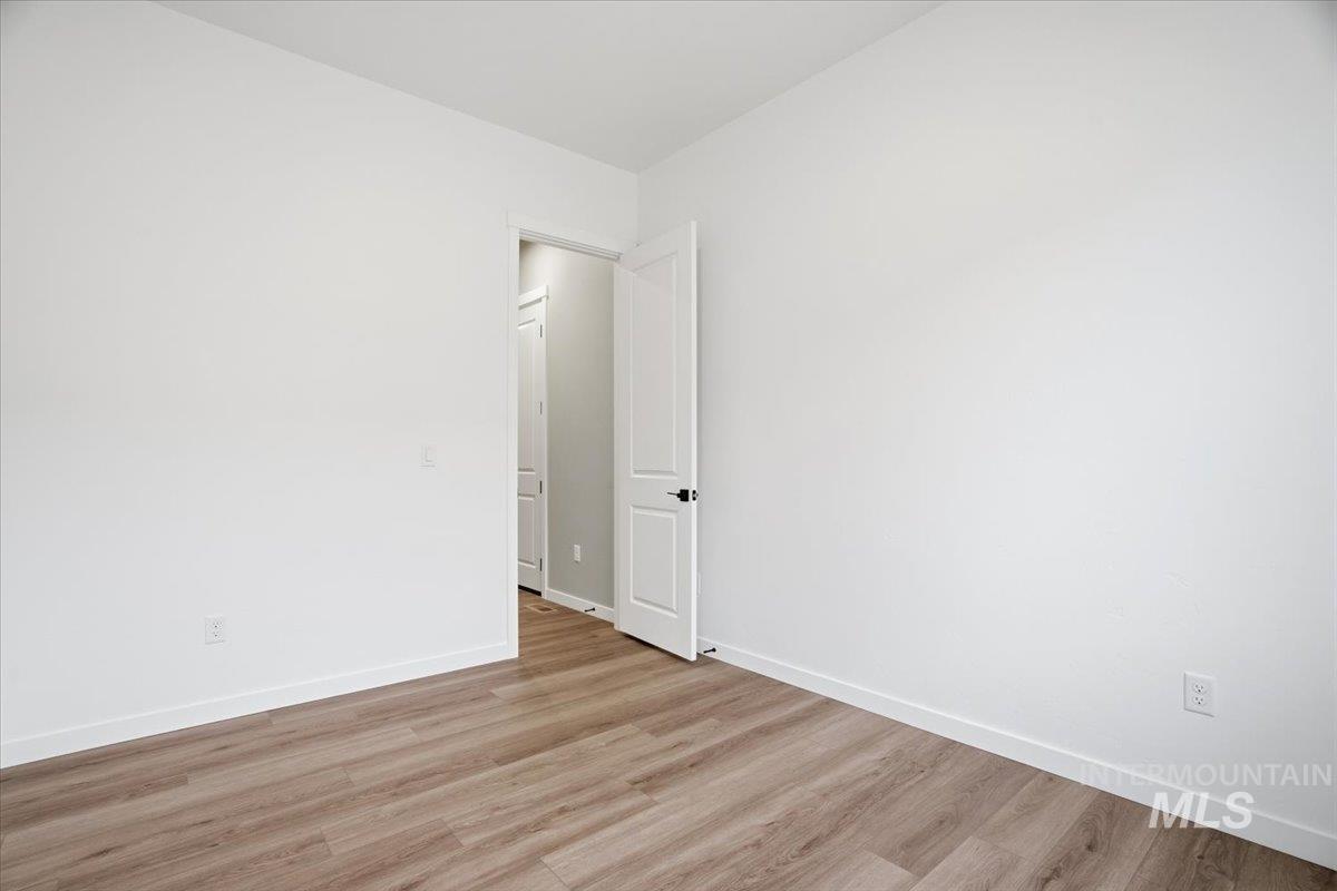 2292 N Ice Fire Ave, Star, Idaho 83669, 3 Bedrooms, 2 Bathrooms, Residential For Sale, Price $559,990,MLS 98969034