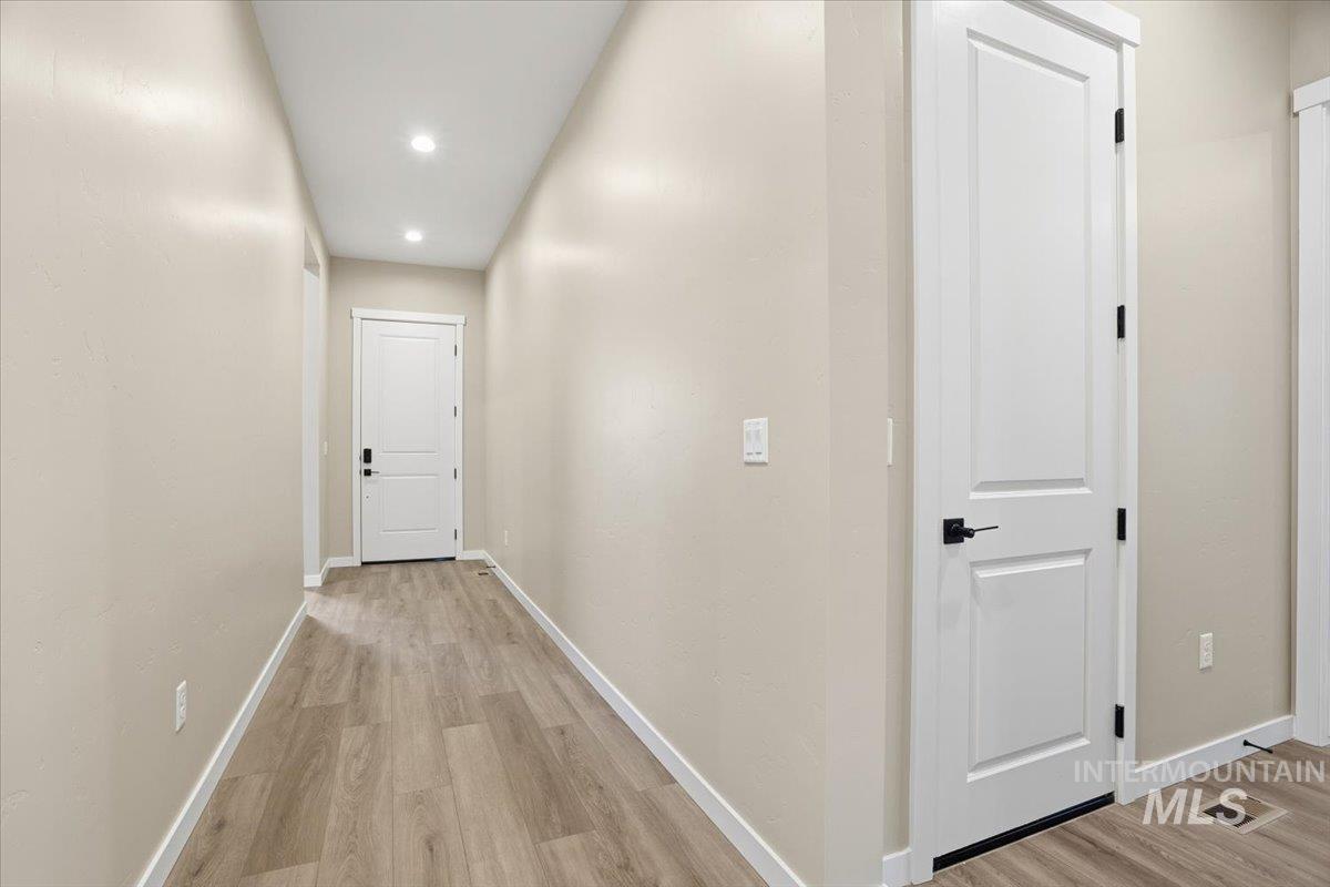 2292 N Ice Fire Ave, Star, Idaho 83669, 3 Bedrooms, 2 Bathrooms, Residential For Sale, Price $559,990,MLS 98969034