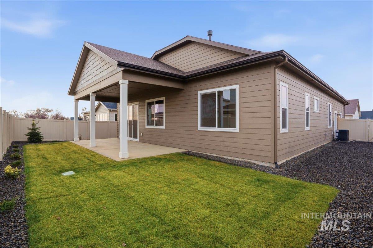 2292 N Ice Fire Ave, Star, Idaho 83669, 3 Bedrooms, 2 Bathrooms, Residential For Sale, Price $559,990,MLS 98969034