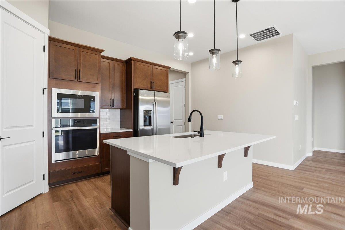 2292 N Ice Fire Ave, Star, Idaho 83669, 3 Bedrooms, 2 Bathrooms, Residential For Sale, Price $559,990,MLS 98969034