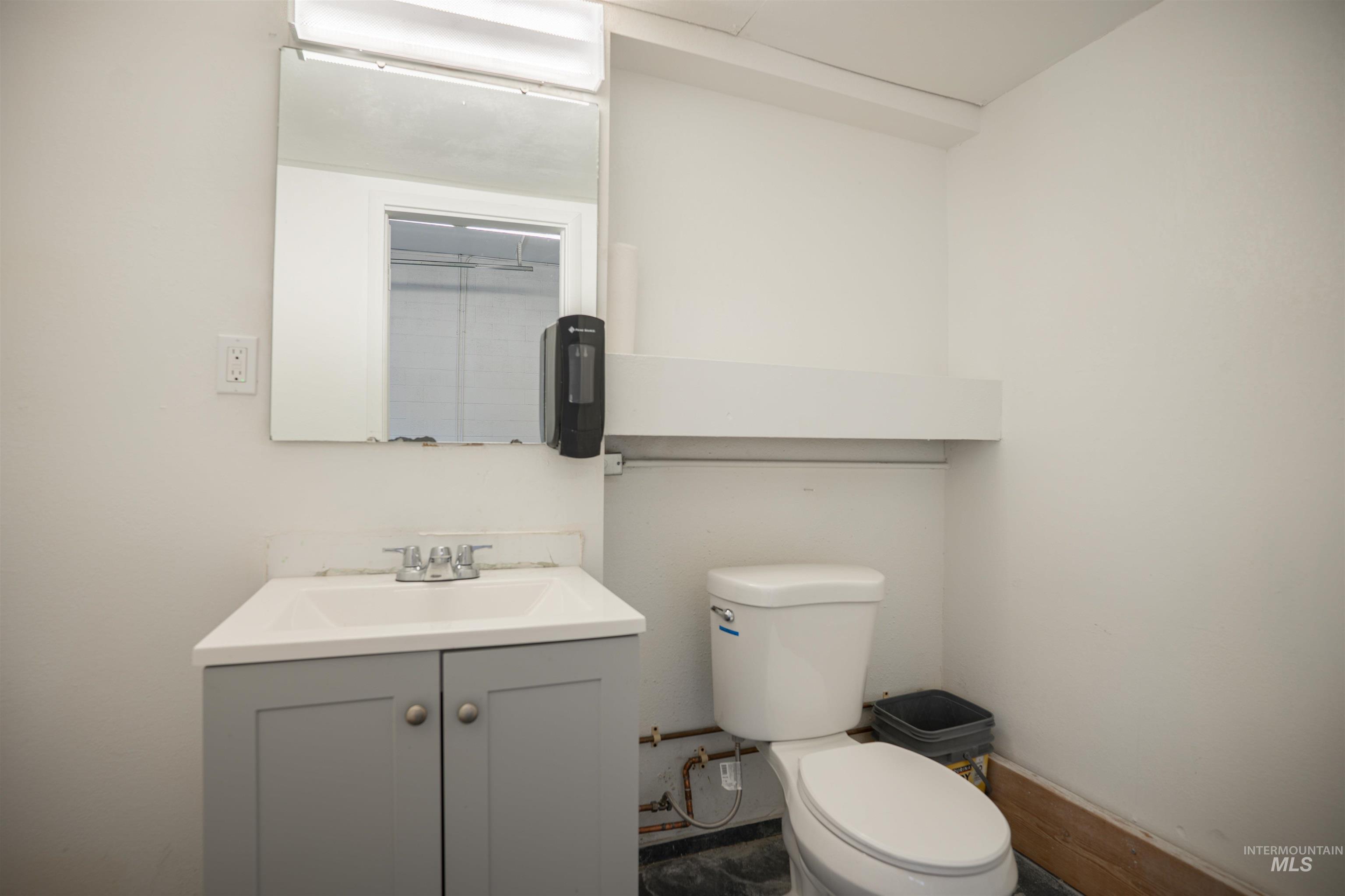 339 4th Ave W, Twin Falls, Idaho 83301, 2 Rooms, Business/Commercial For Sale, Price $19,800,MLS 98969036