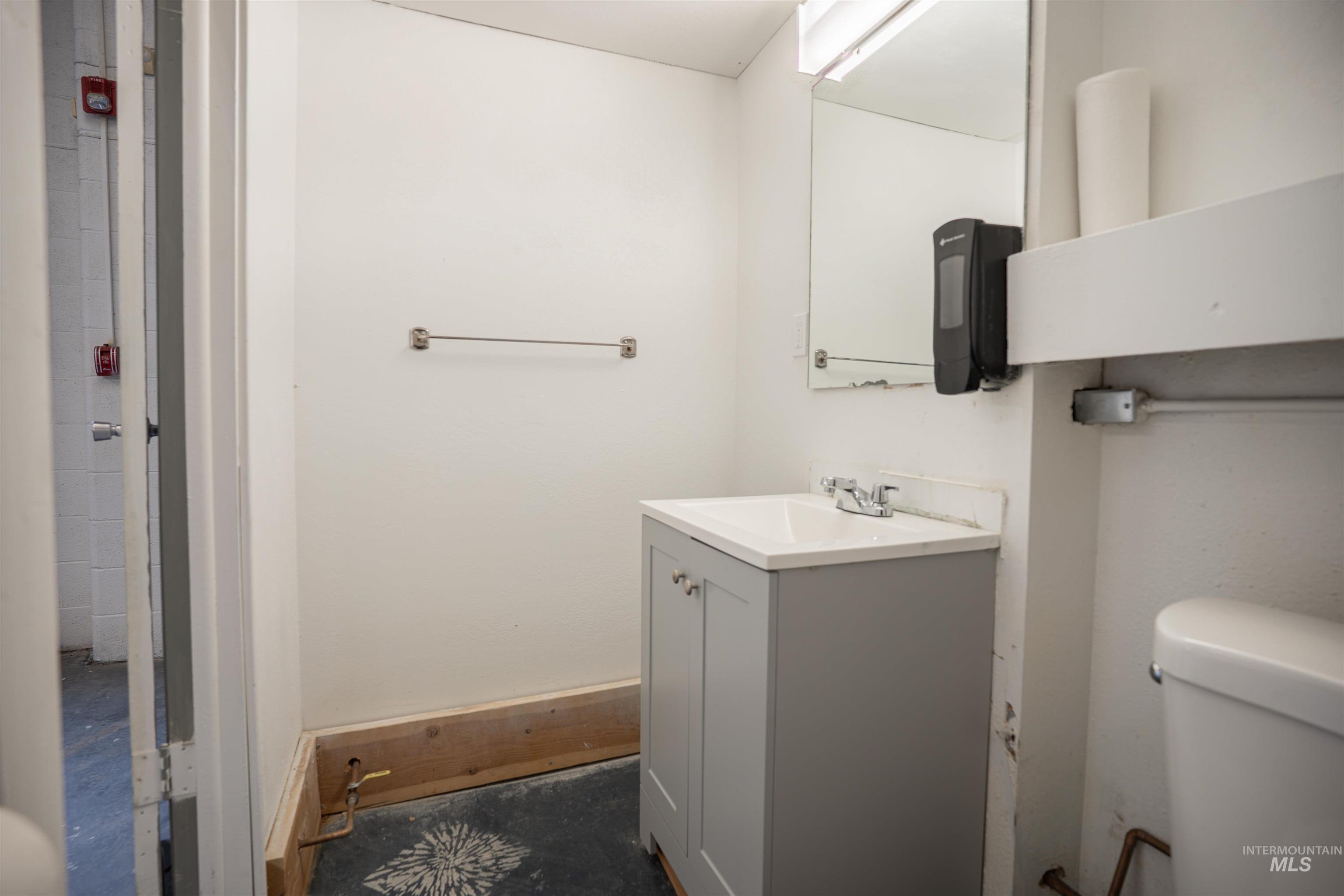 339 4th Ave W, Twin Falls, Idaho 83301, 2 Rooms, Business/Commercial For Sale, Price $19,800,MLS 98969036