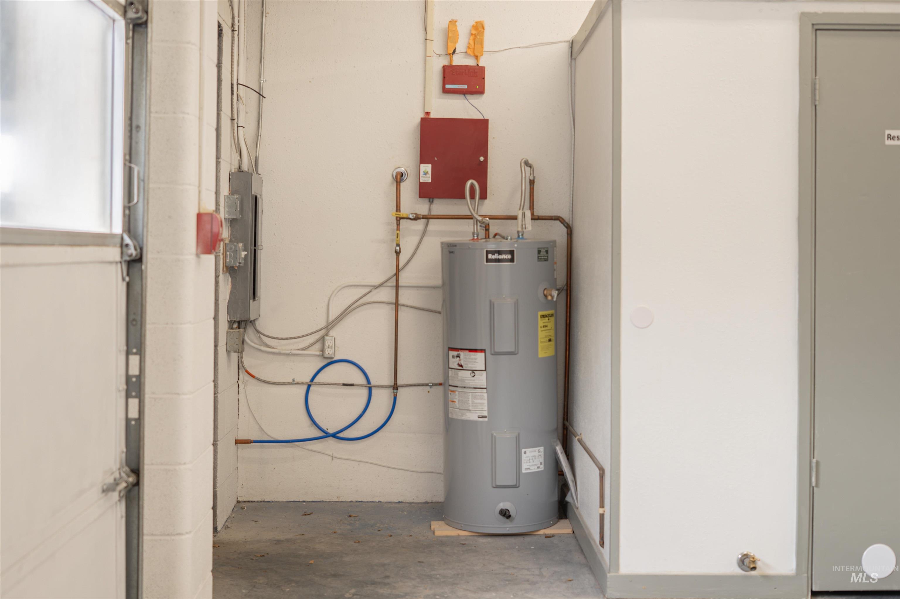 339 4th Ave W, Twin Falls, Idaho 83301, 2 Rooms, Business/Commercial For Sale, Price $19,800,MLS 98969036