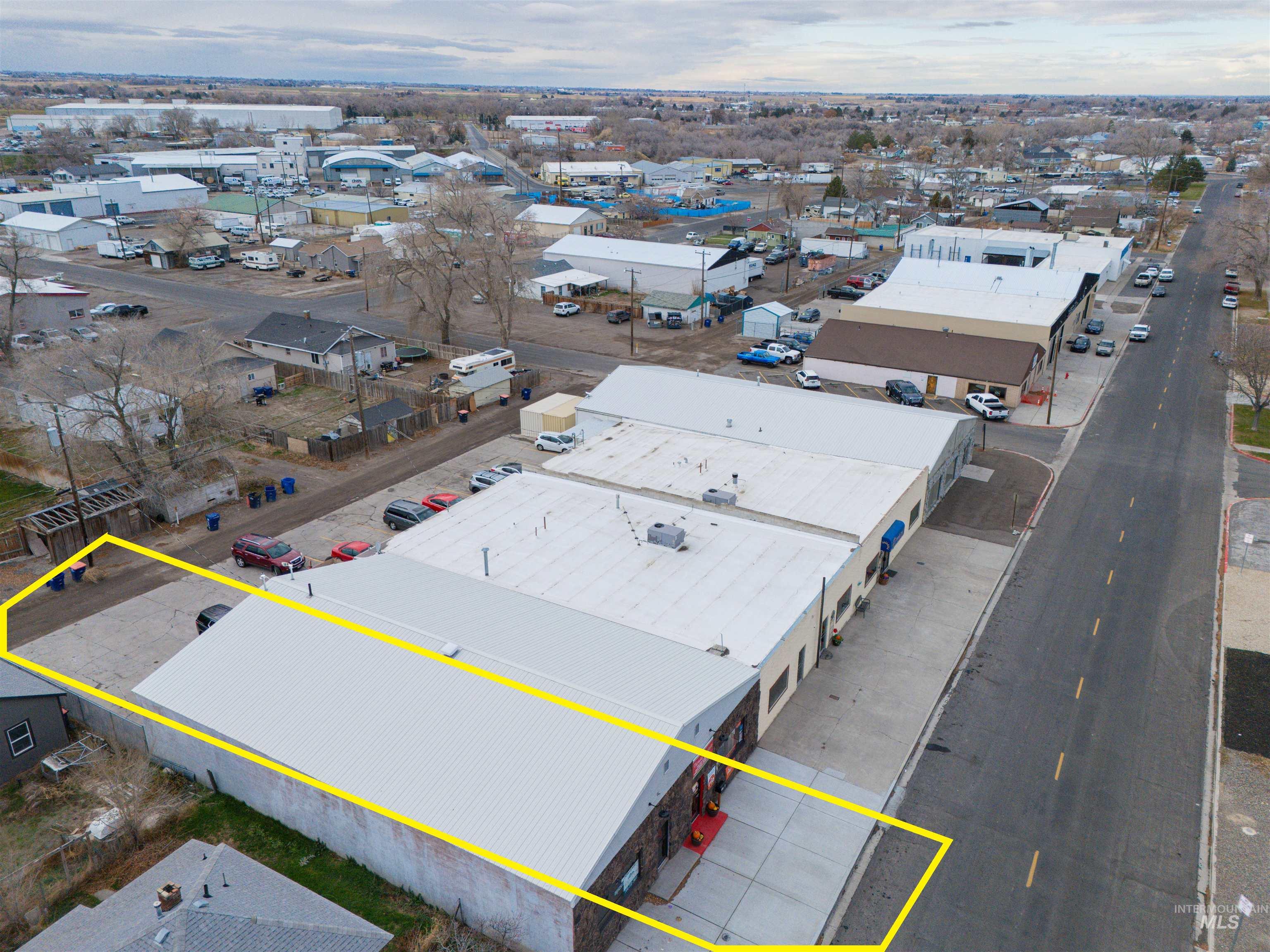 339 4th Ave W, Twin Falls, Idaho 83301, 2 Rooms, Business/Commercial For Sale, Price $19,800,MLS 98969036
