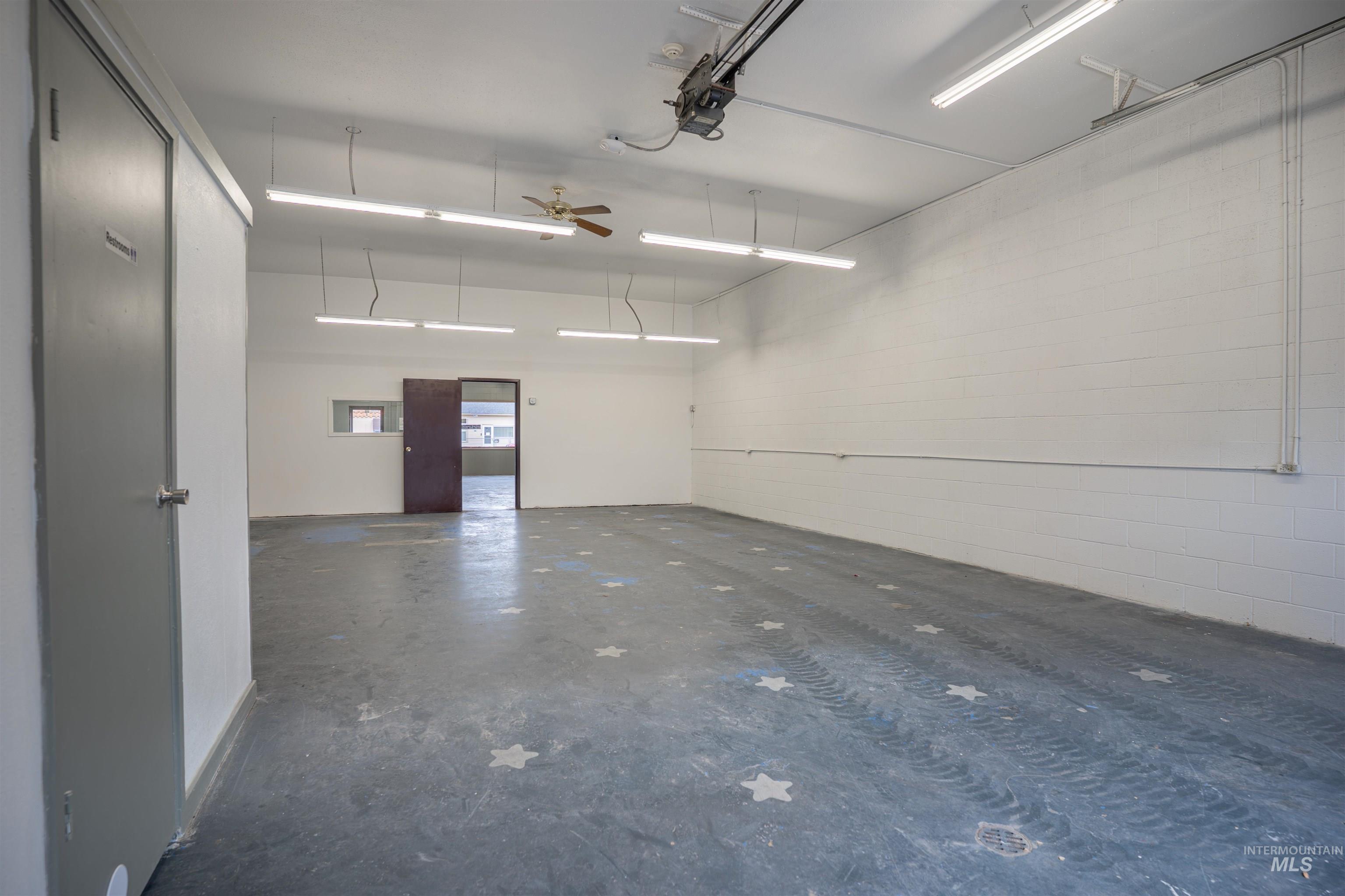 339 4th Ave W, Twin Falls, Idaho 83301, 2 Rooms, Business/Commercial For Sale, Price $19,800,MLS 98969036