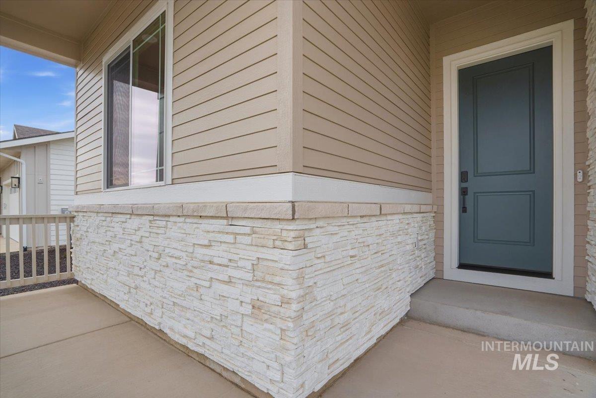 2309 N Ice Fire Ave, Star, Idaho 83669, 3 Bedrooms, 2 Bathrooms, Residential For Sale, Price $554,990,MLS 98969037