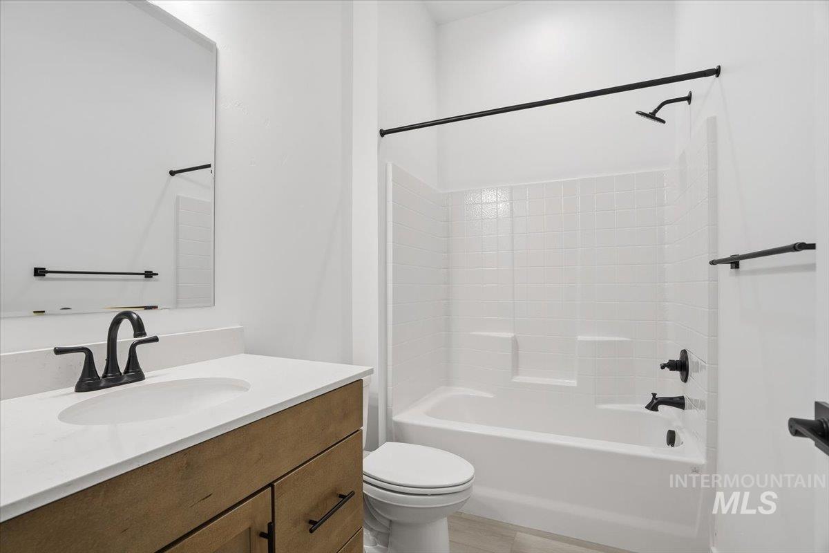 2309 N Ice Fire Ave, Star, Idaho 83669, 3 Bedrooms, 2 Bathrooms, Residential For Sale, Price $554,990,MLS 98969037