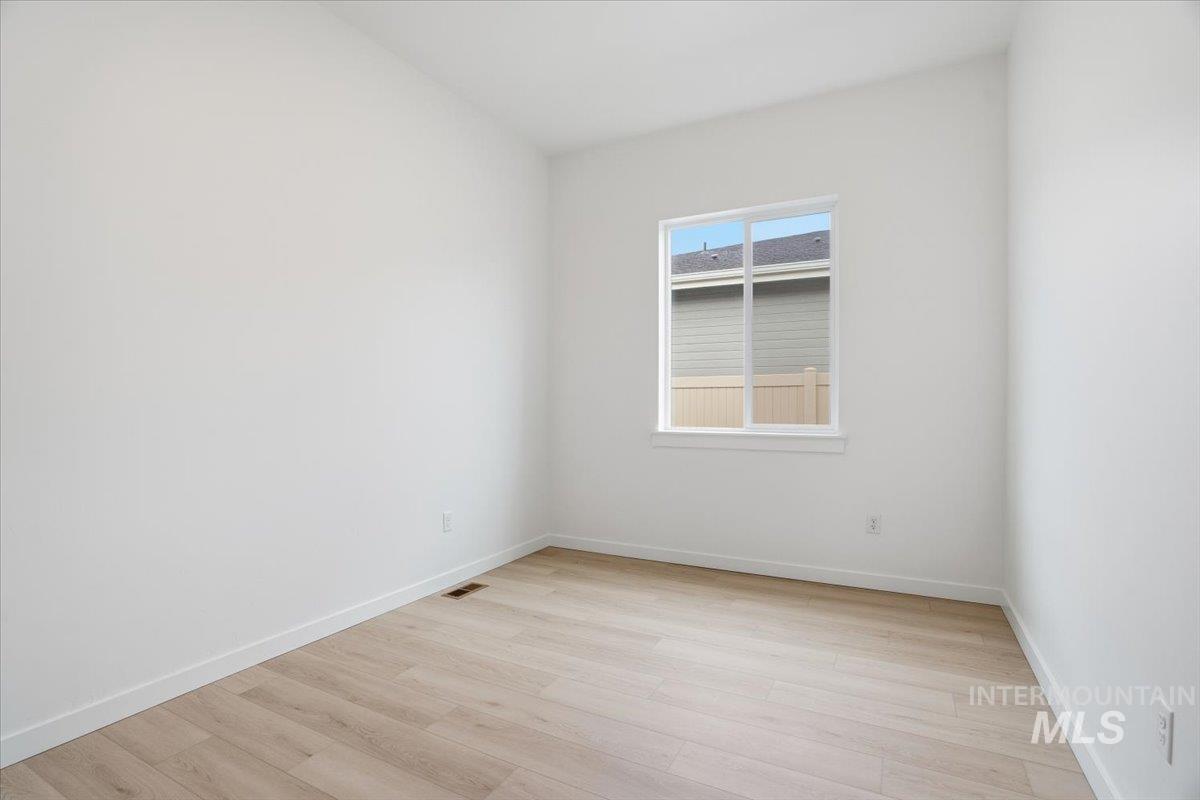 2309 N Ice Fire Ave, Star, Idaho 83669, 3 Bedrooms, 2 Bathrooms, Residential For Sale, Price $554,990,MLS 98969037