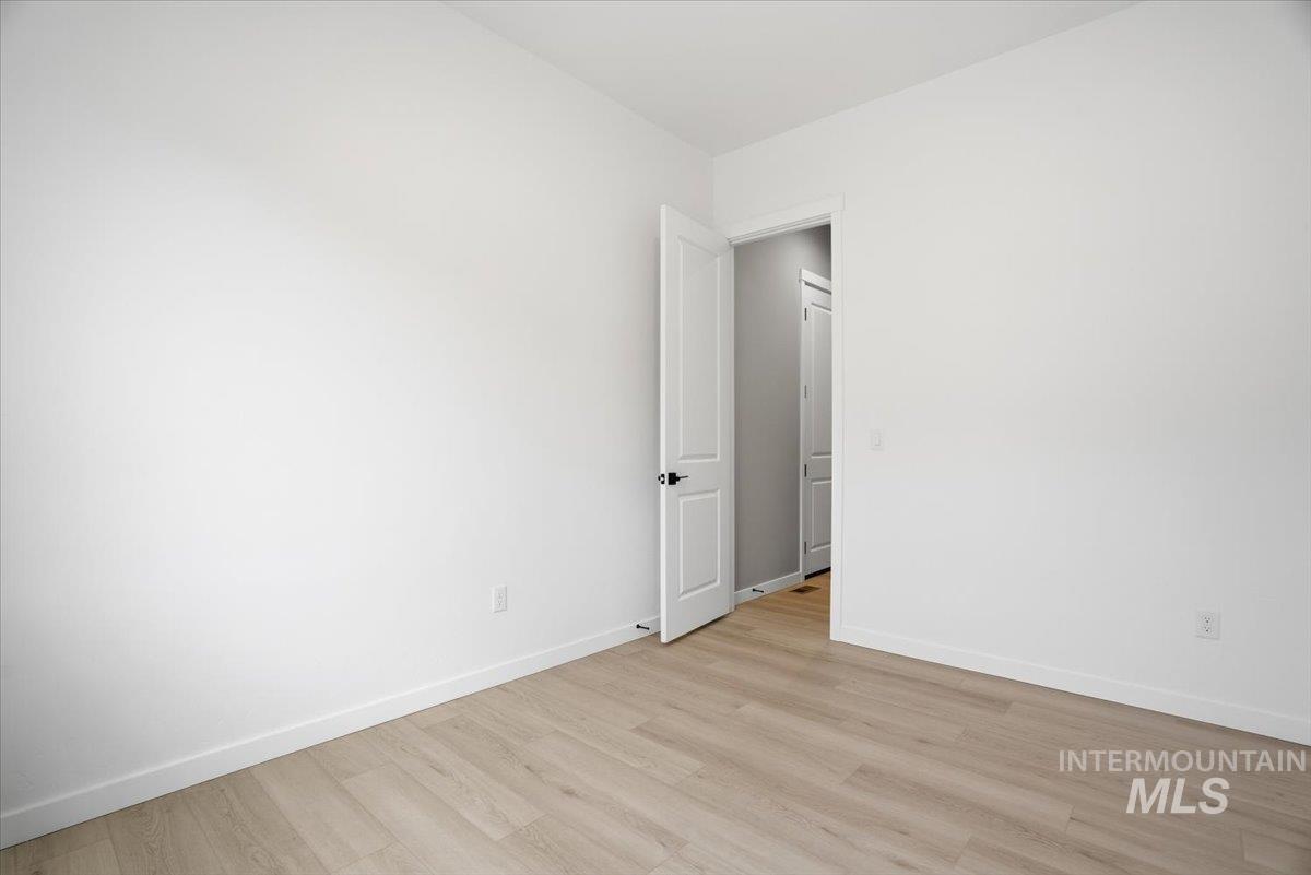 2309 N Ice Fire Ave, Star, Idaho 83669, 3 Bedrooms, 2 Bathrooms, Residential For Sale, Price $554,990,MLS 98969037