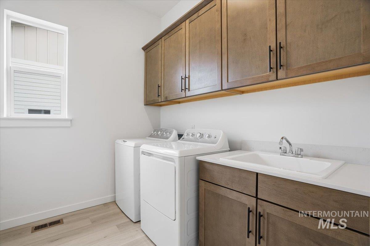 2309 N Ice Fire Ave, Star, Idaho 83669, 3 Bedrooms, 2 Bathrooms, Residential For Sale, Price $554,990,MLS 98969037