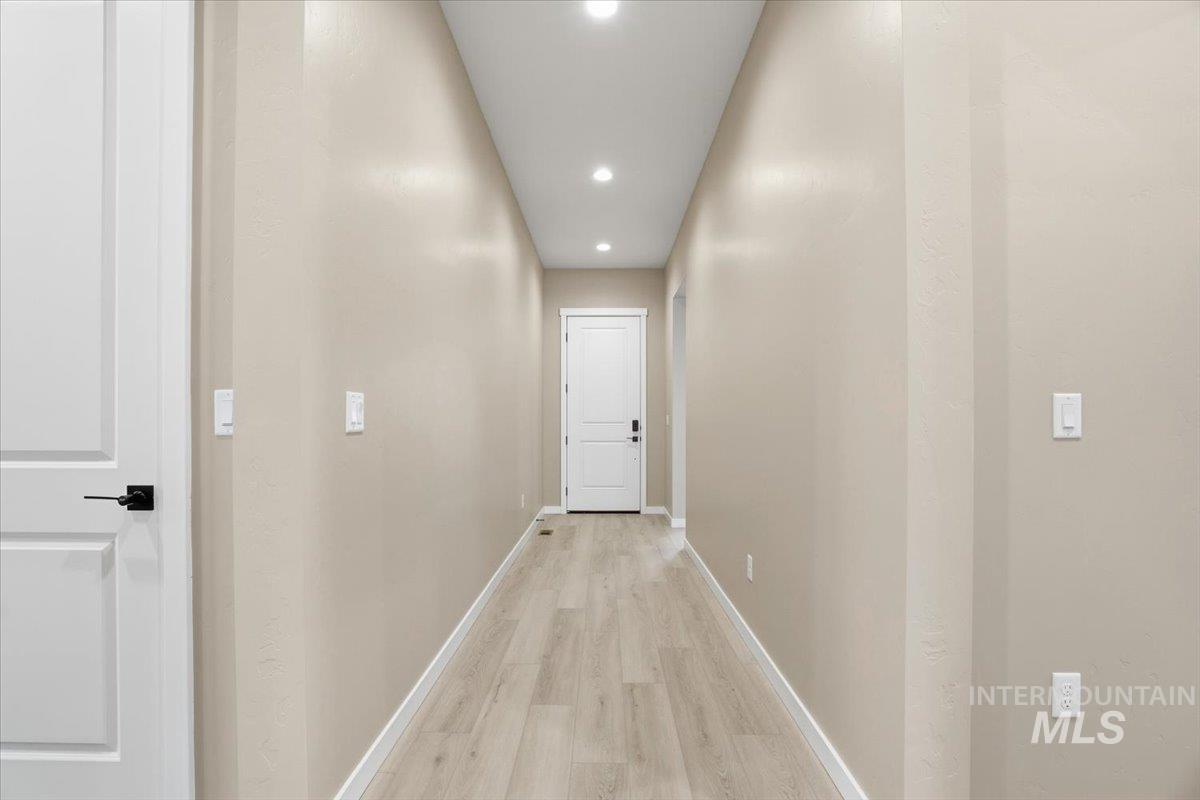 2309 N Ice Fire Ave, Star, Idaho 83669, 3 Bedrooms, 2 Bathrooms, Residential For Sale, Price $554,990,MLS 98969037