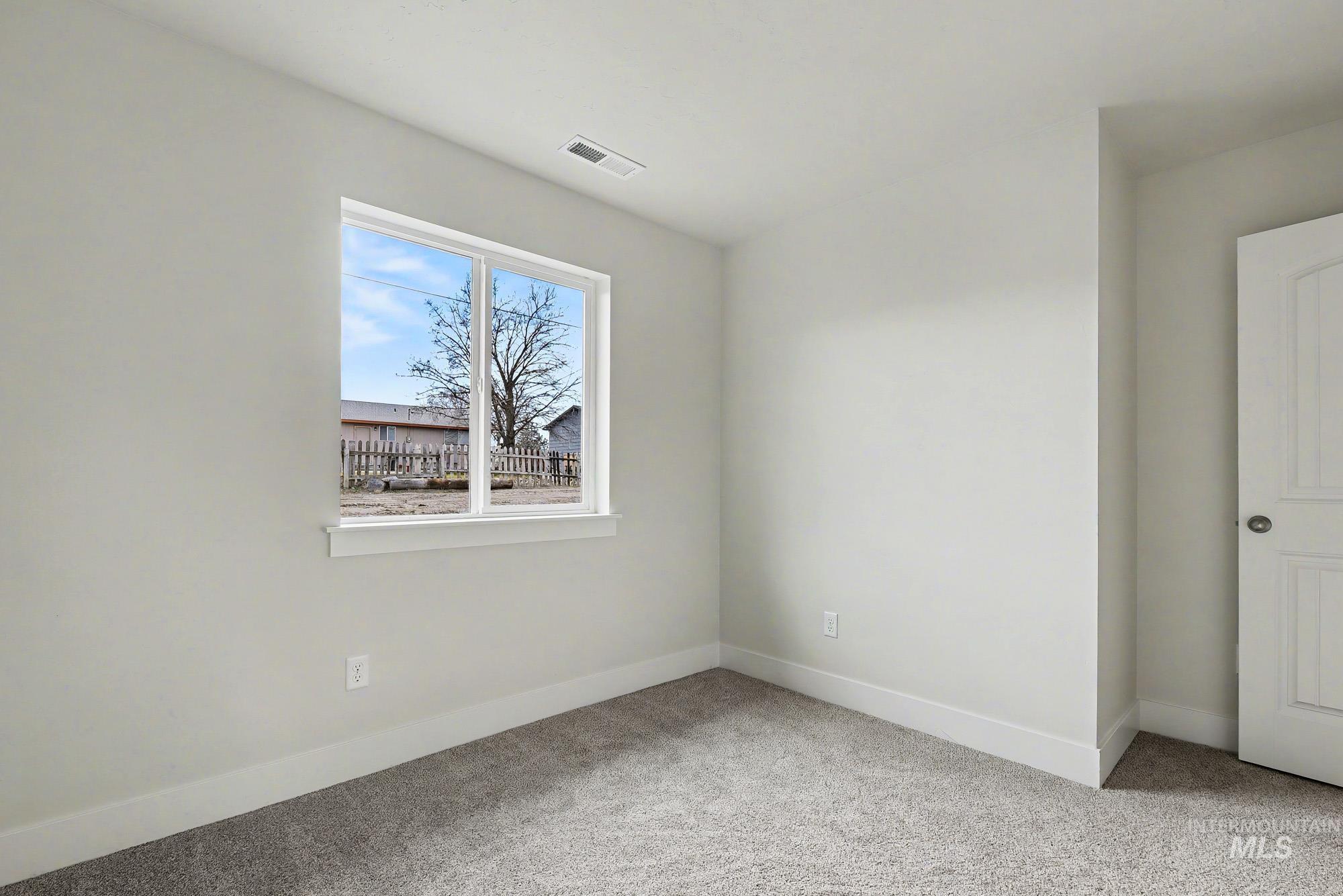 326 Packer Lane, Homedale, Idaho 83628, 3 Bedrooms, 2 Bathrooms, Residential For Sale, Price $335,000,MLS 98969038