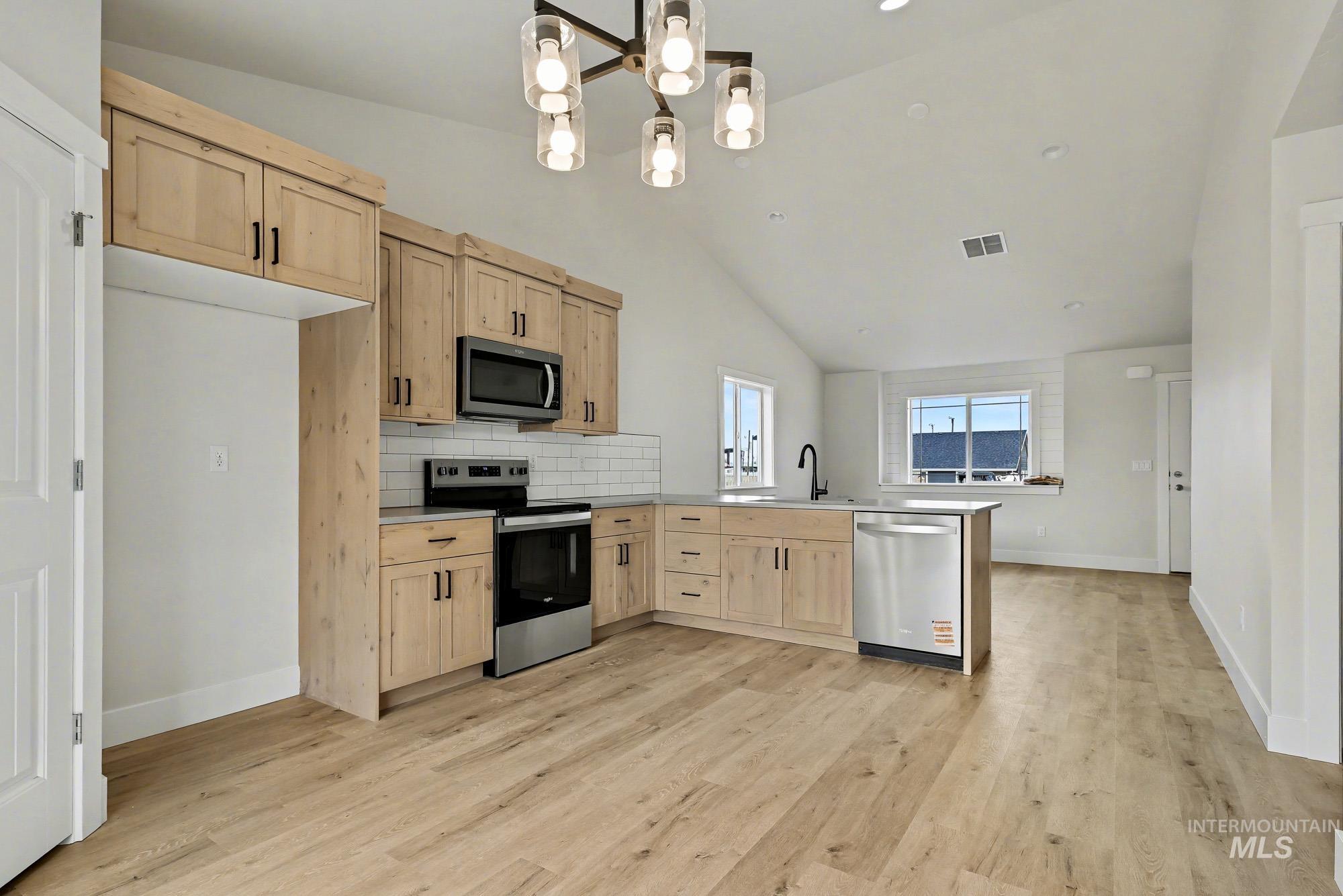 326 Packer Lane, Homedale, Idaho 83628, 3 Bedrooms, 2 Bathrooms, Residential For Sale, Price $335,000,MLS 98969038