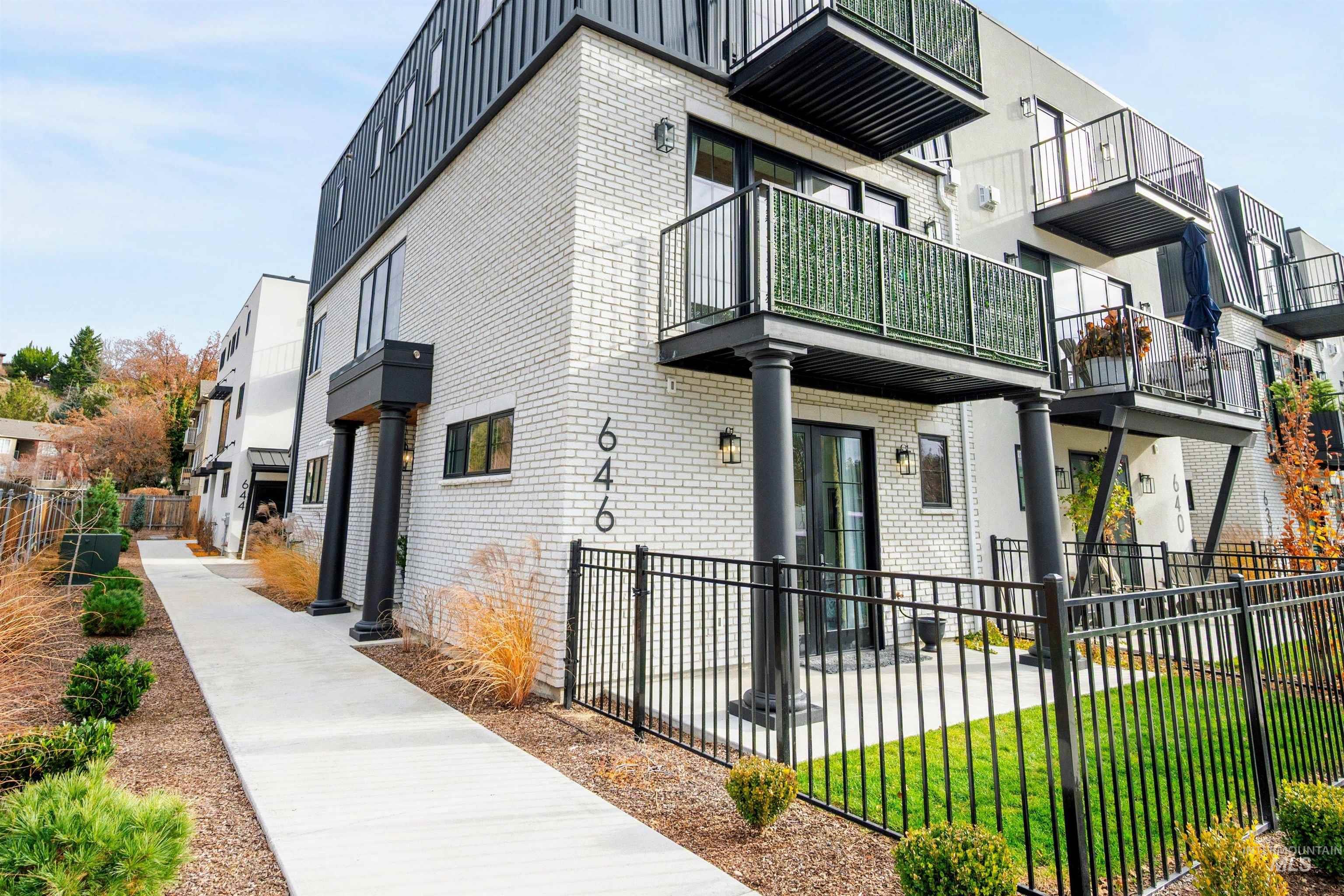 646 N Avenue H Avenue, Boise, Idaho 83712, 3 Bedrooms, 3.5 Bathrooms, Residential For Sale, Price $917,000,MLS 98969039