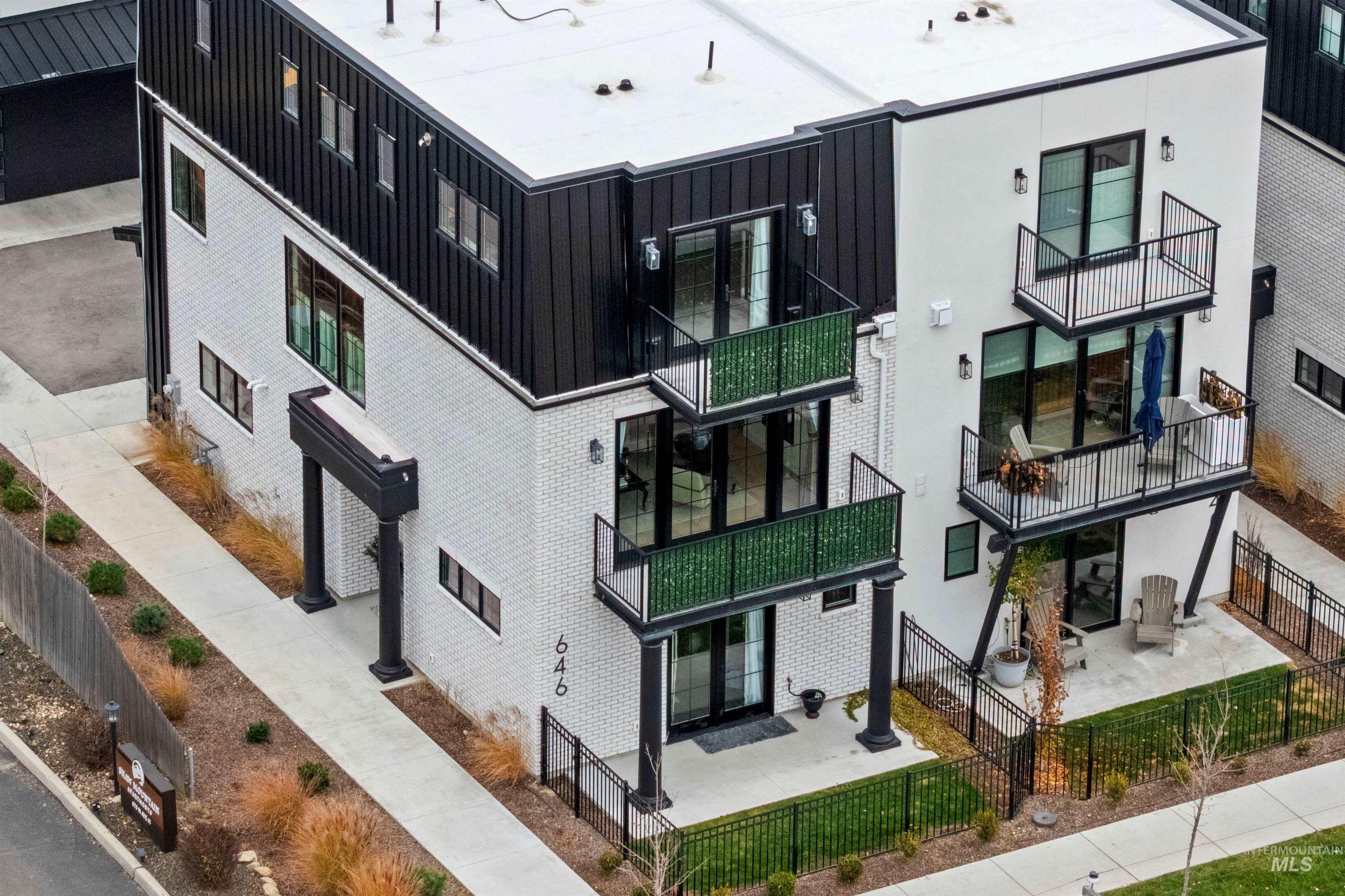 646 N Avenue H Avenue, Boise, Idaho 83712, 3 Bedrooms, 3.5 Bathrooms, Residential For Sale, Price $917,000,MLS 98969039