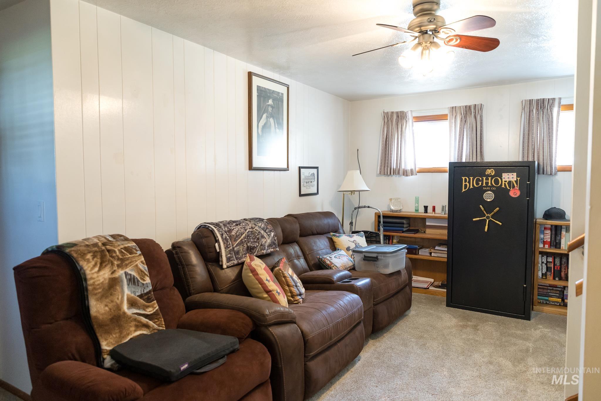 226 N 21st St, Payette, Idaho 83661, 4 Bedrooms, 2.5 Bathrooms, Residential For Sale, Price $390,000,MLS 98969040