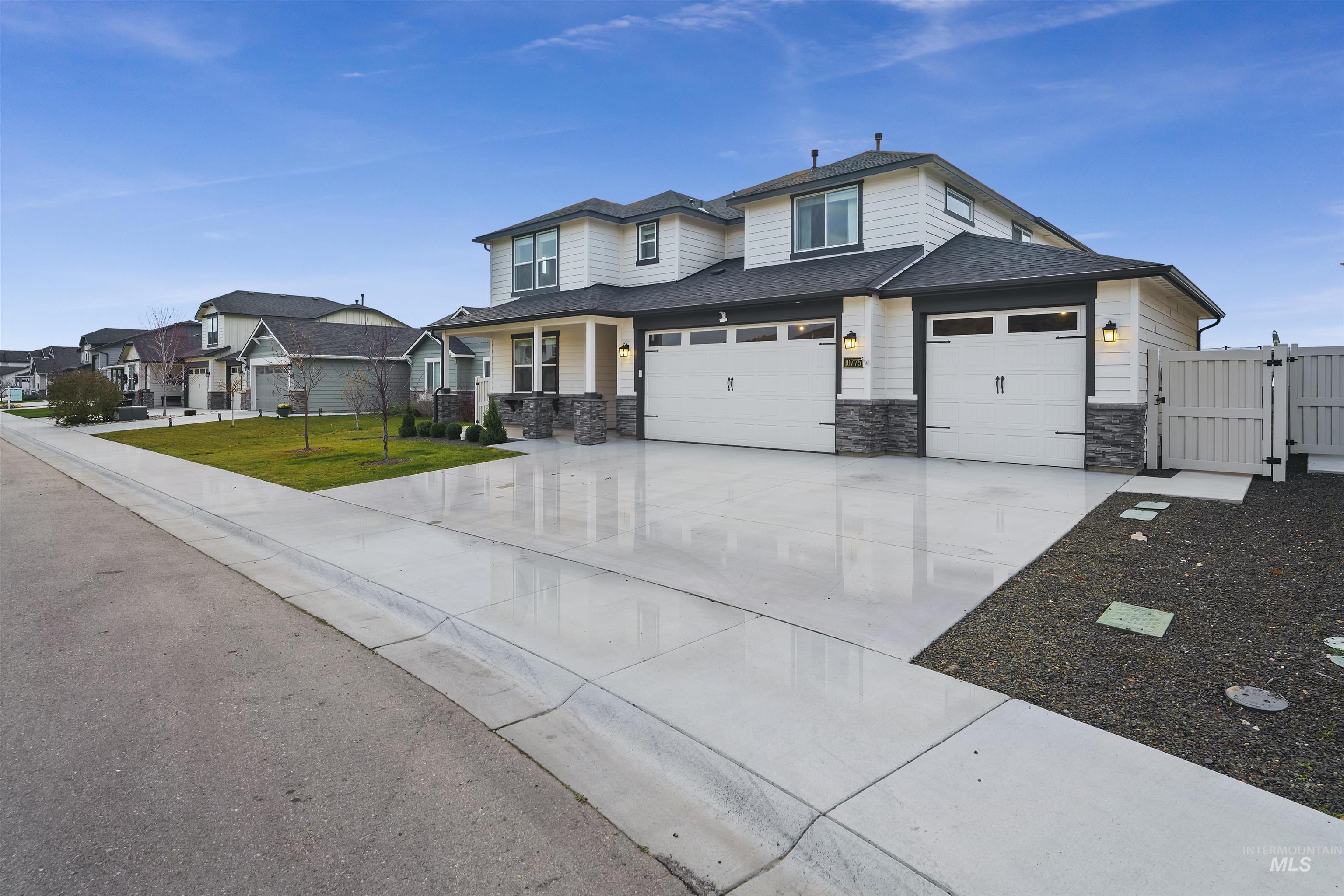 10775 W Royal Fern Court, Star, Idaho 83669, 4 Bedrooms, 4 Bathrooms, Residential For Sale, Price $729,999,MLS 98969041