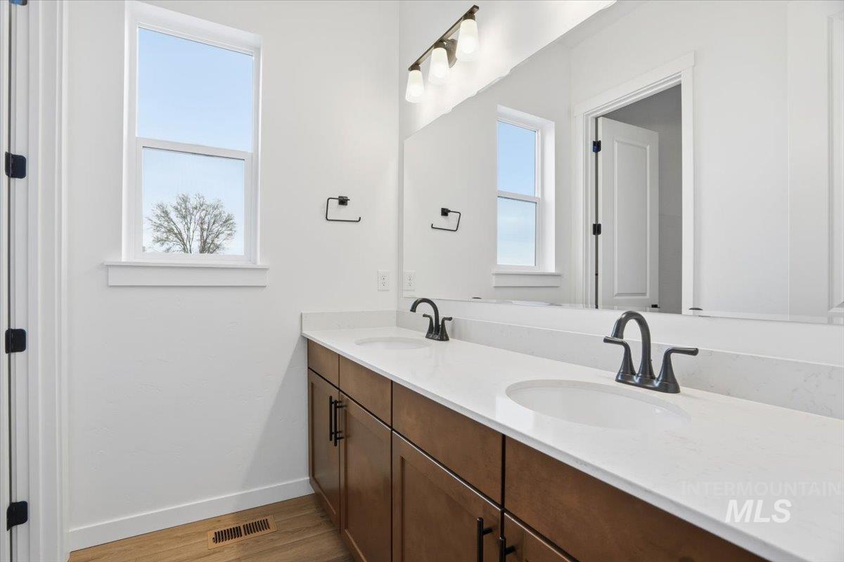 2295 N Ice Fire Ave, Star, Idaho 83669, 4 Bedrooms, 3 Bathrooms, Residential For Sale, Price $574,990,MLS 98969042