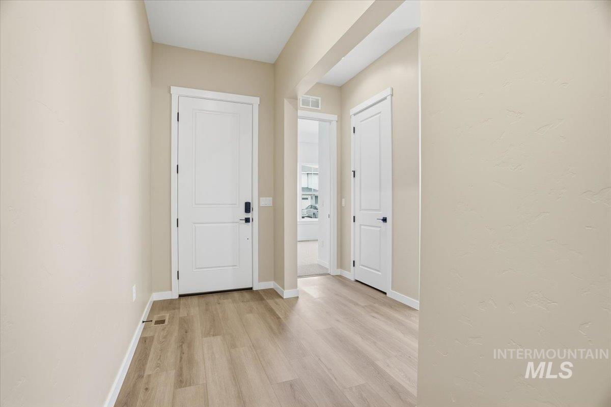 2295 N Ice Fire Ave, Star, Idaho 83669, 4 Bedrooms, 3 Bathrooms, Residential For Sale, Price $574,990,MLS 98969042