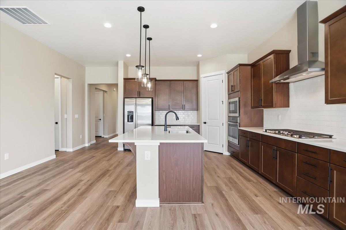 2295 N Ice Fire Ave, Star, Idaho 83669, 4 Bedrooms, 3 Bathrooms, Residential For Sale, Price $574,990,MLS 98969042