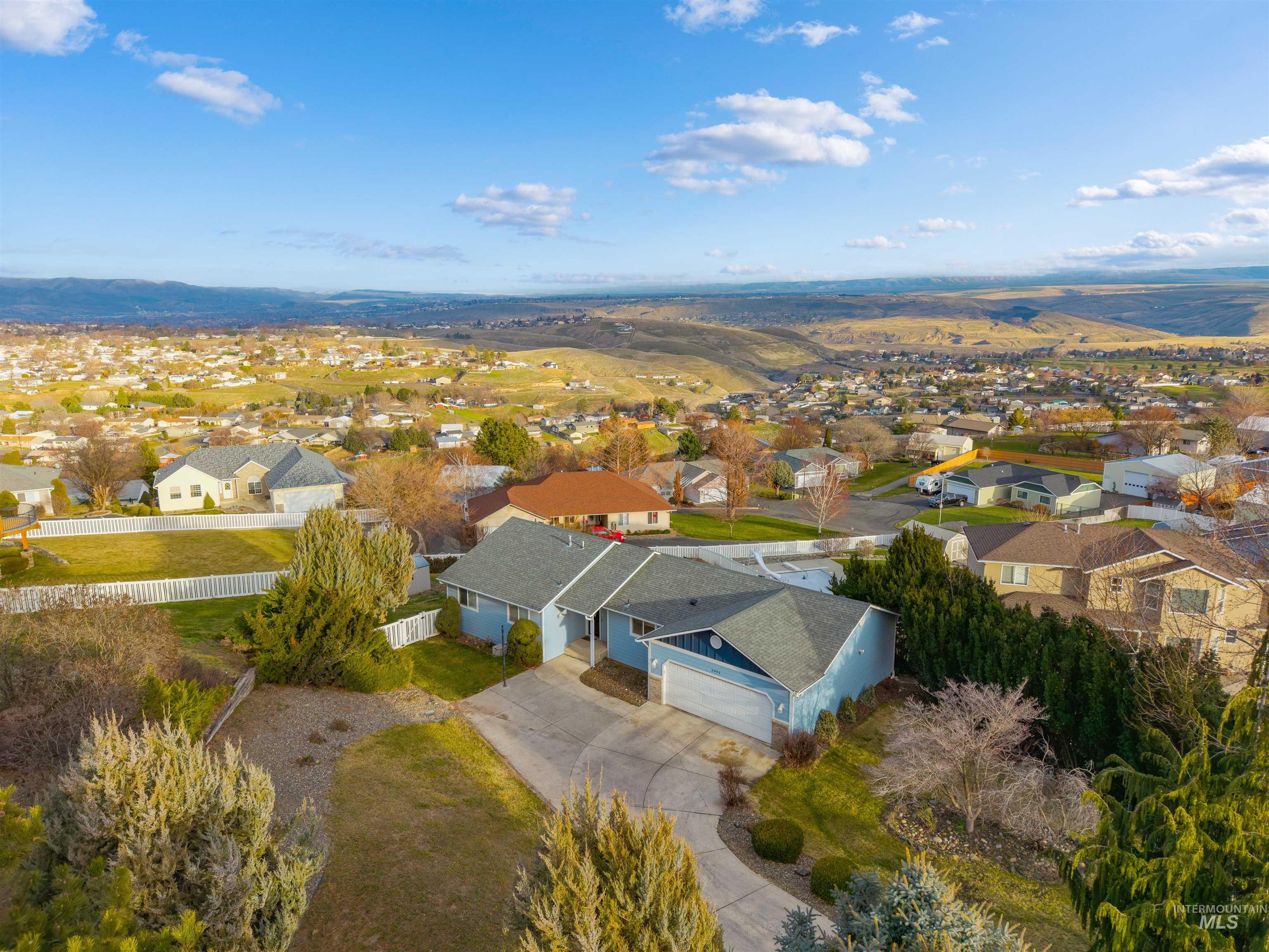 2995 Dove Drive, Clarkston, Washington 99403, 6 Bedrooms, 3 Bathrooms, Residential For Sale, Price $522,750, 98969044
