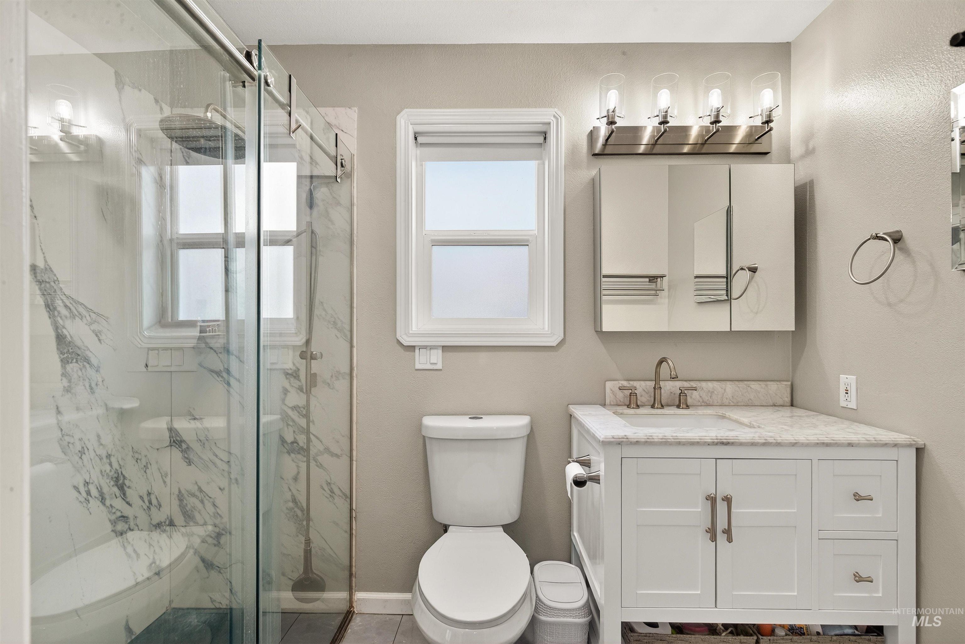 2995 Dove Drive, Clarkston, Washington 99403, 6 Bedrooms, 3 Bathrooms, Residential For Sale, Price $535,000,MLS 98969044