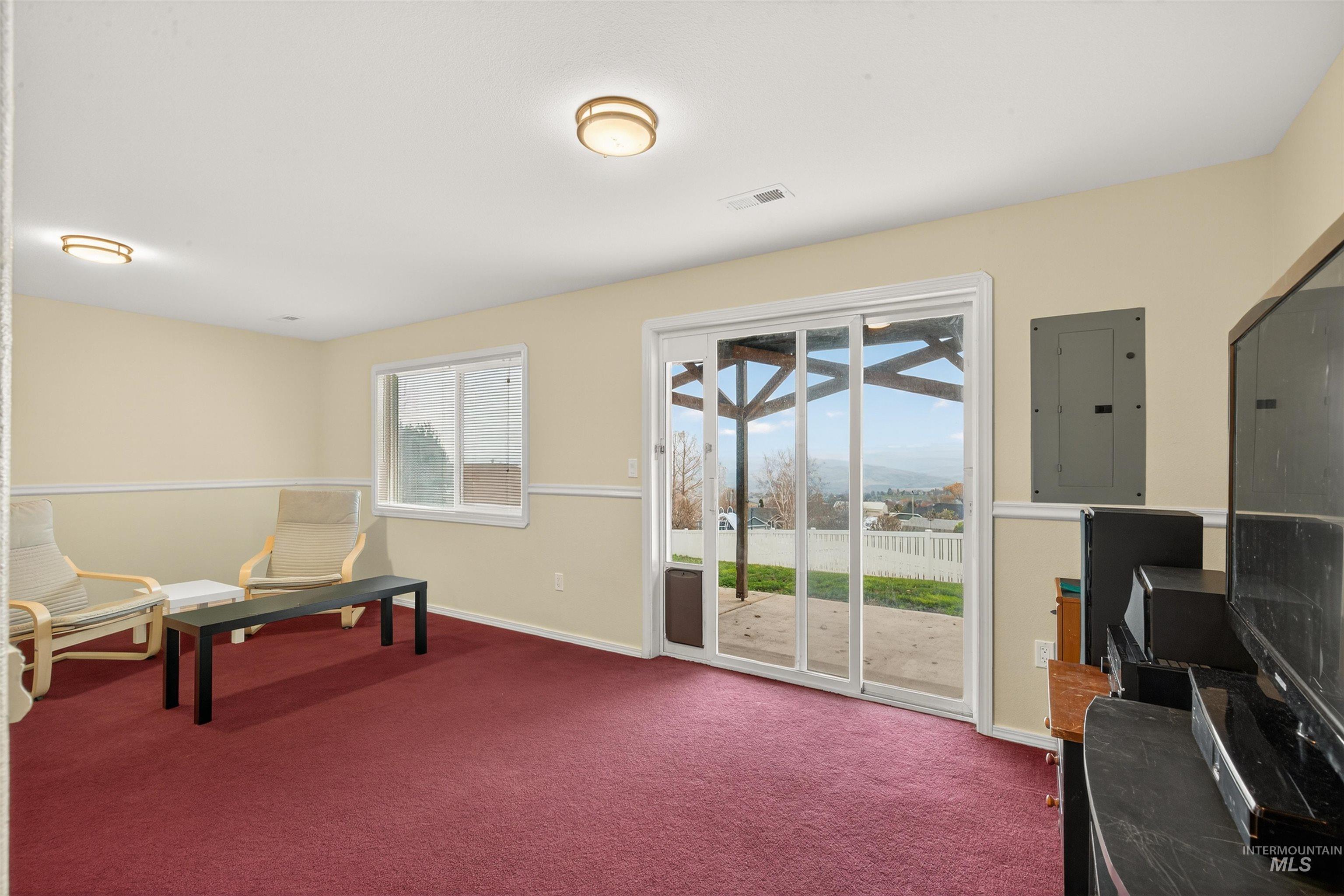 2995 Dove Drive, Clarkston, Washington 99403, 6 Bedrooms, 3 Bathrooms, Residential For Sale, Price $535,000,MLS 98969044