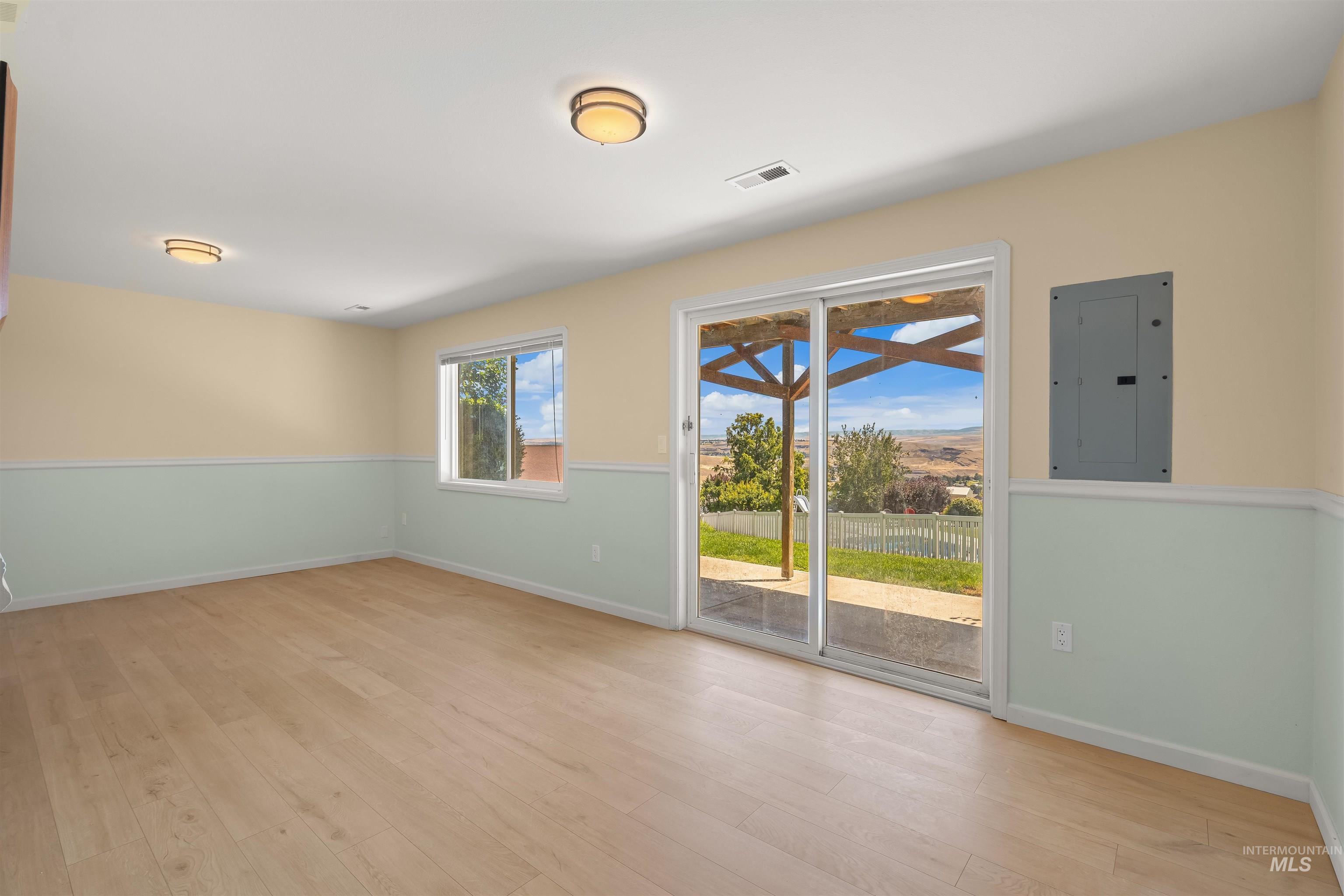 2995 Dove Drive, Clarkston, Washington 99403, 6 Bedrooms, 3 Bathrooms, Residential For Sale, Price $530,000, 98969044