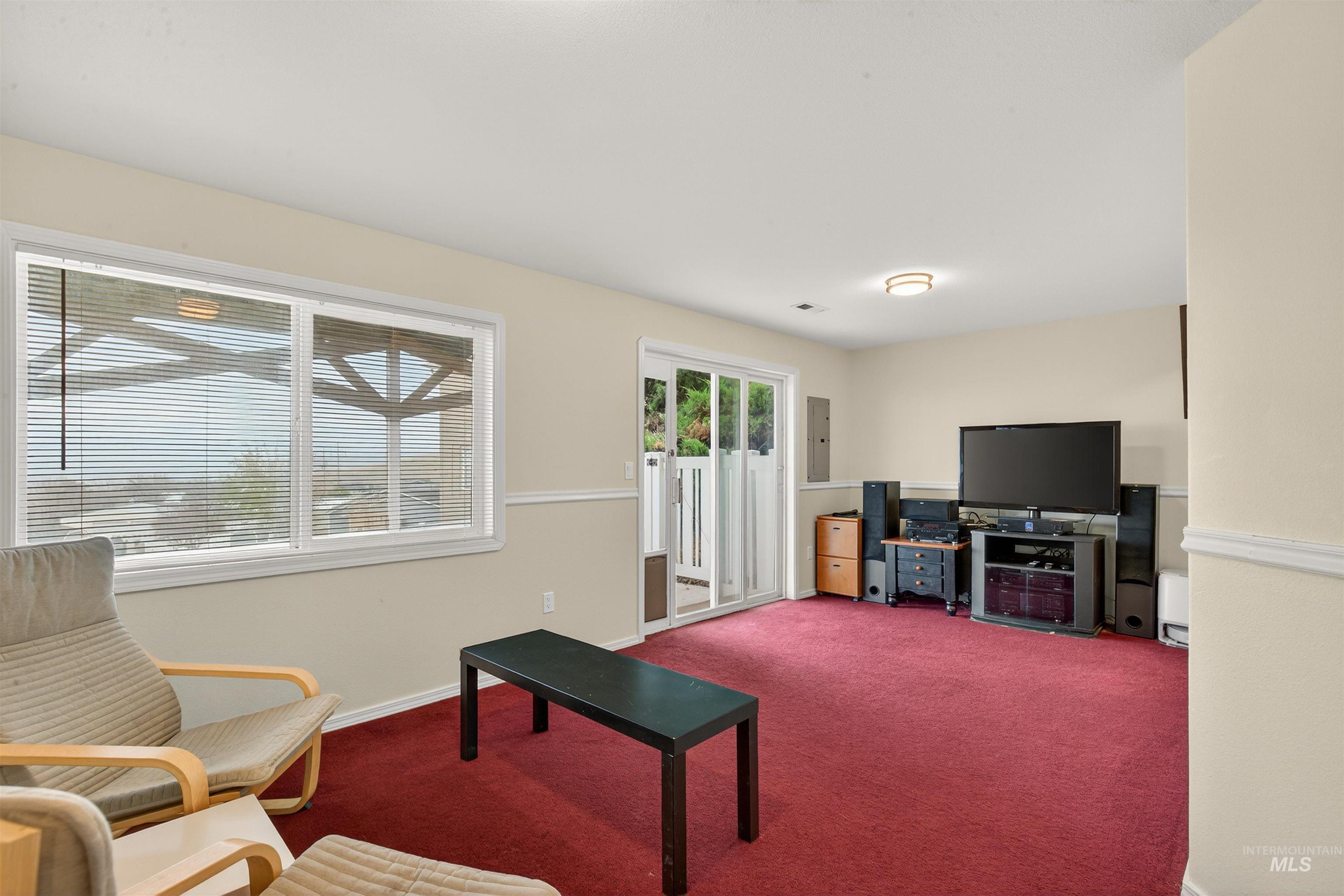 2995 Dove Drive, Clarkston, Washington 99403, 6 Bedrooms, 3 Bathrooms, Residential For Sale, Price $535,000,MLS 98969044