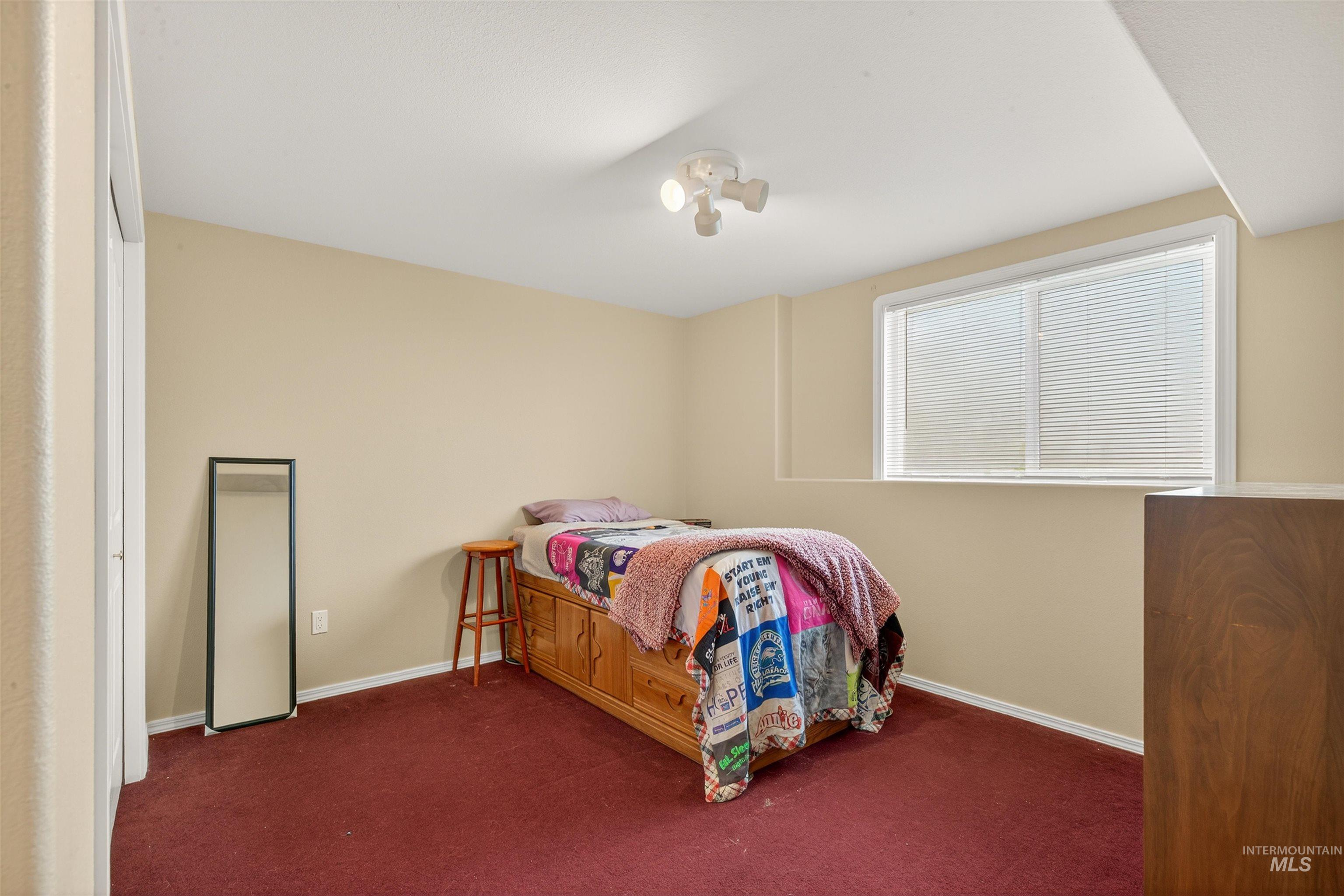 2995 Dove Drive, Clarkston, Washington 99403, 6 Bedrooms, 3 Bathrooms, Residential For Sale, Price $535,000,MLS 98969044