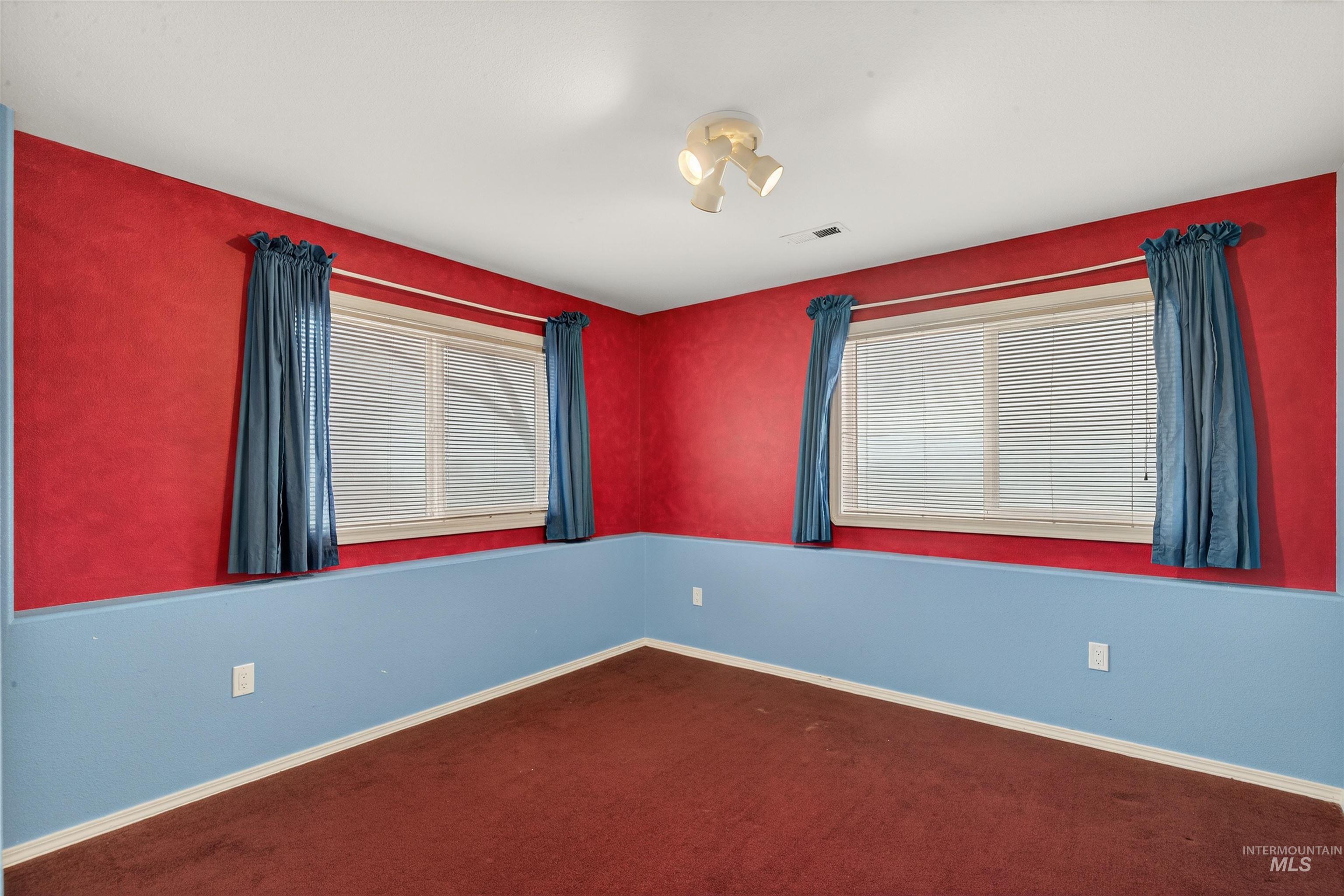 2995 Dove Drive, Clarkston, Washington 99403, 6 Bedrooms, 3 Bathrooms, Residential For Sale, Price $535,000,MLS 98969044