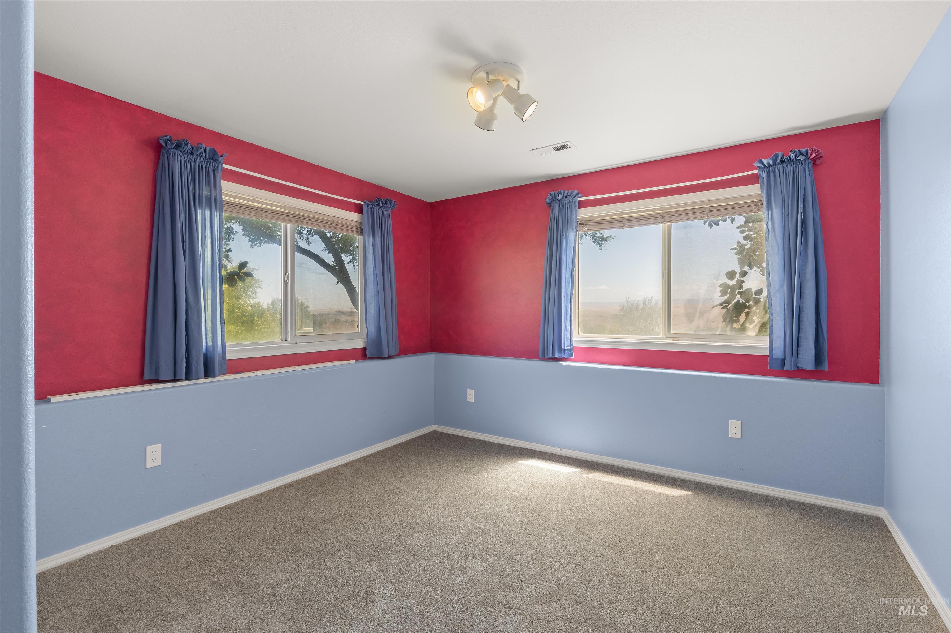 2995 Dove Drive, Clarkston, Washington 99403, 6 Bedrooms, 3 Bathrooms, Residential For Sale, Price $530,000, 98969044