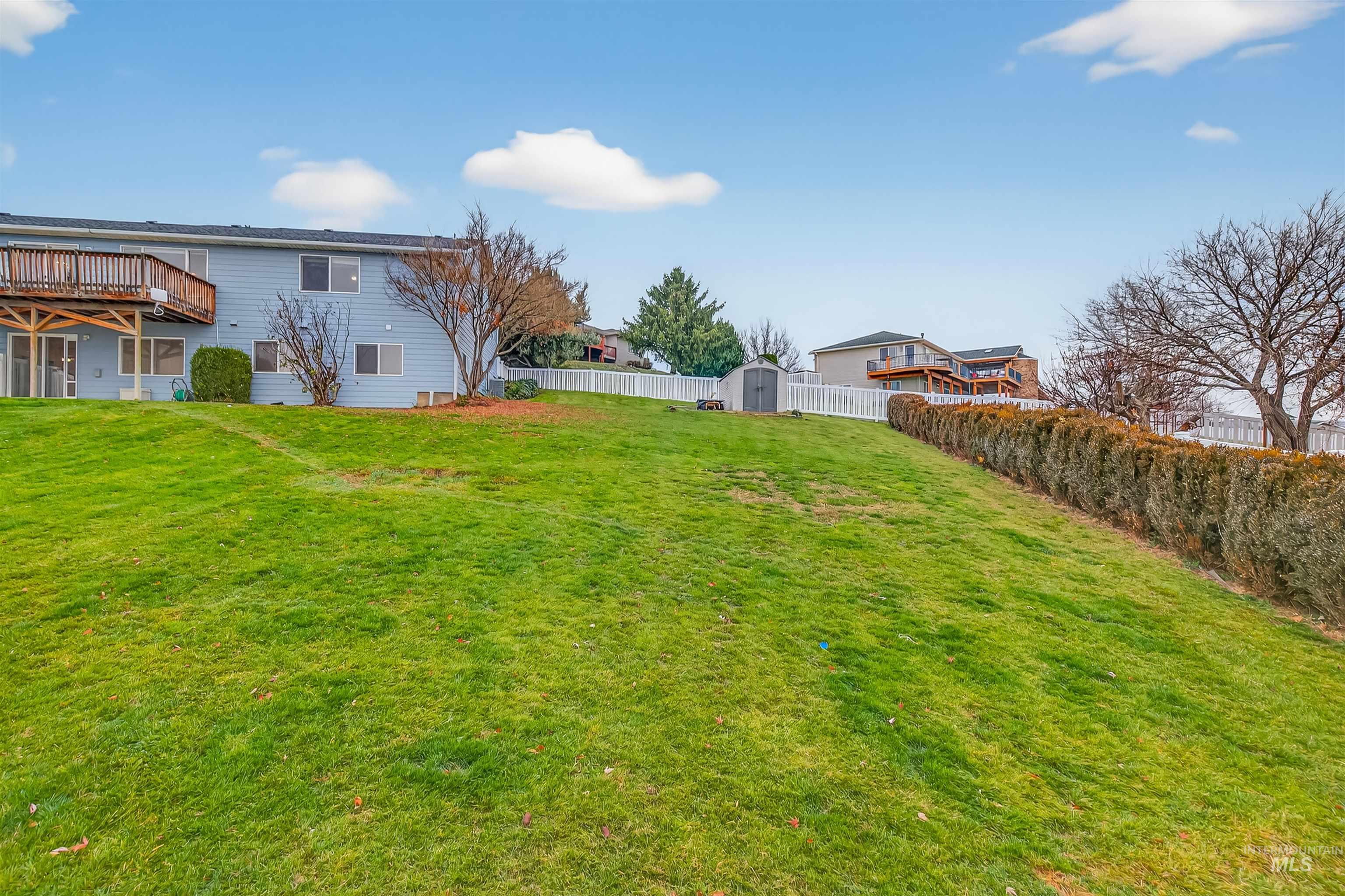 2995 Dove Drive, Clarkston, Washington 99403, 6 Bedrooms, 3 Bathrooms, Residential For Sale, Price $535,000,MLS 98969044