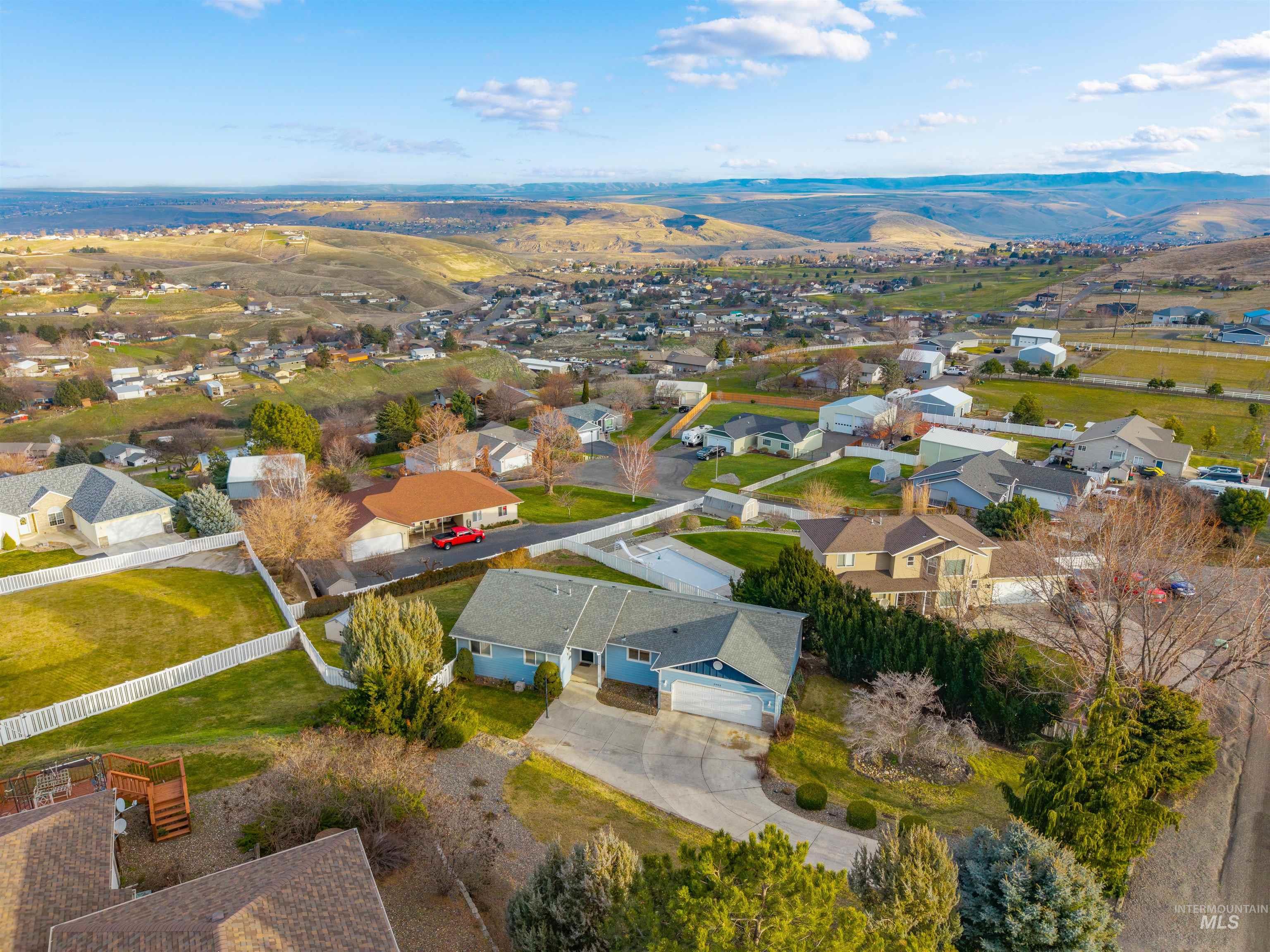 2995 Dove Drive, Clarkston, Washington 99403, 6 Bedrooms, 3 Bathrooms, Residential For Sale, Price $499,900, 98969044