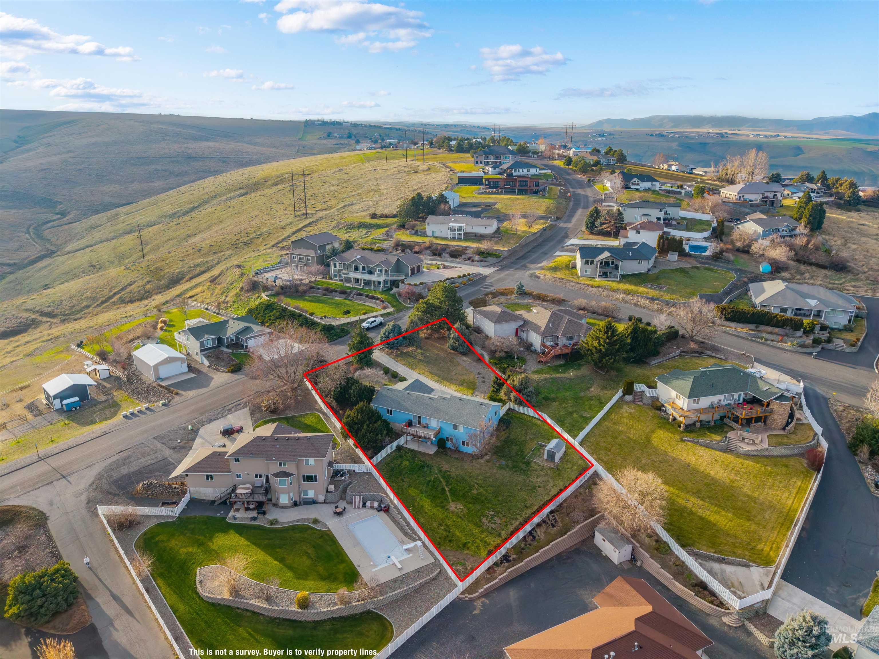 2995 Dove Drive, Clarkston, Washington 99403, 6 Bedrooms, 3 Bathrooms, Residential For Sale, Price $535,000,MLS 98969044