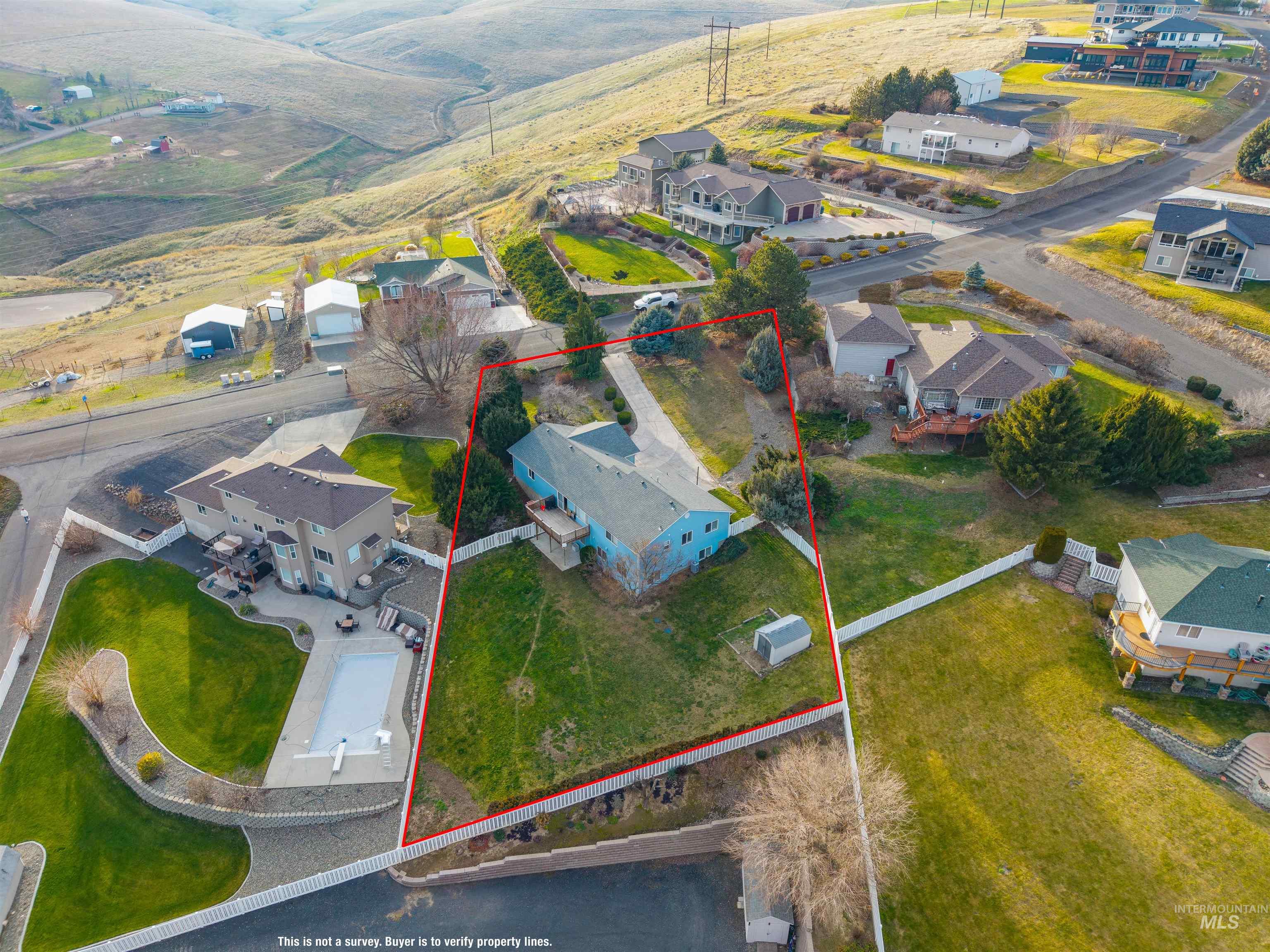 2995 Dove Drive, Clarkston, Washington 99403, 6 Bedrooms, 3 Bathrooms, Residential For Sale, Price $535,000,MLS 98969044