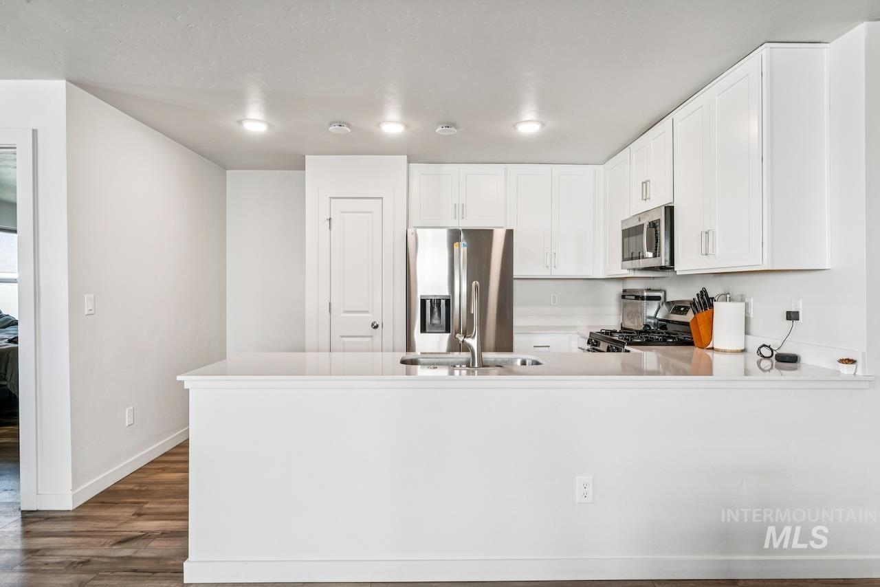 2814 S Mossy Forest Ave, Nampa, Idaho 83686, 4 Bedrooms, 2 Bathrooms, Residential For Sale, Price $399,800,MLS 98969046