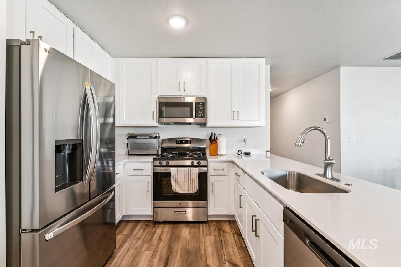 2814 S Mossy Forest Ave, Nampa, Idaho 83686, 4 Bedrooms, 2 Bathrooms, Residential For Sale, Price $399,800,MLS 98969046