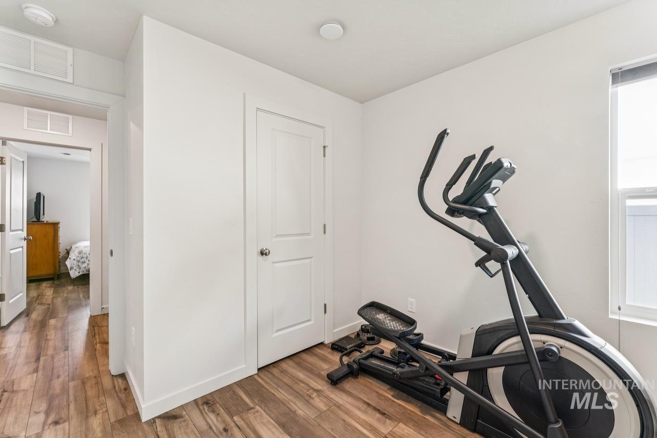 2814 S Mossy Forest Ave, Nampa, Idaho 83686, 4 Bedrooms, 2 Bathrooms, Residential For Sale, Price $399,800,MLS 98969046