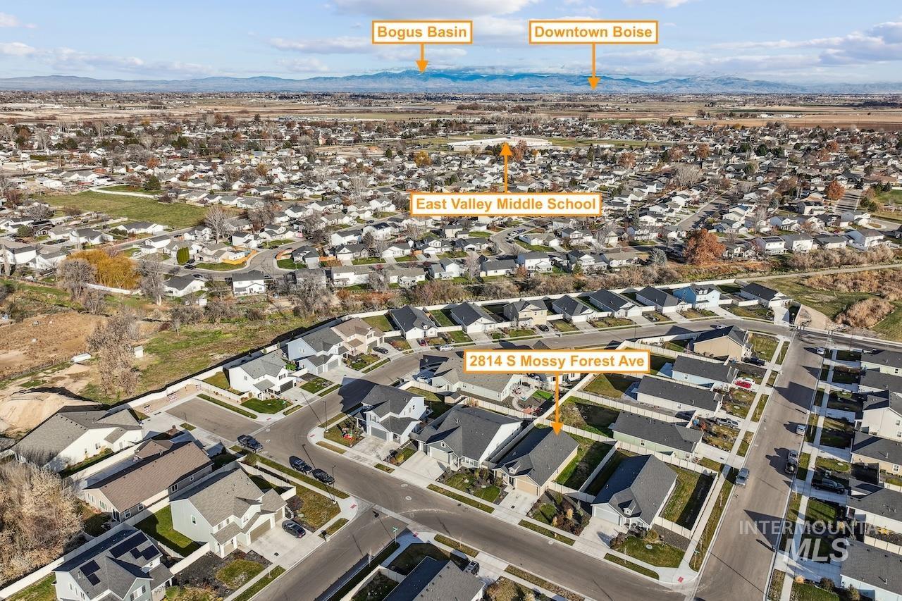 2814 S Mossy Forest Ave, Nampa, Idaho 83686, 4 Bedrooms, 2 Bathrooms, Residential For Sale, Price $399,800,MLS 98969046