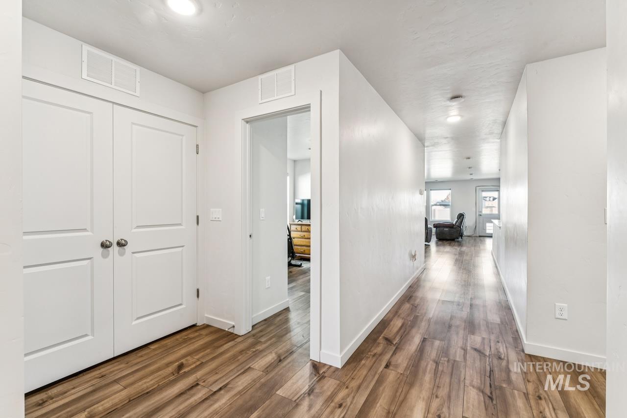 2814 S Mossy Forest Ave, Nampa, Idaho 83686, 4 Bedrooms, 2 Bathrooms, Residential For Sale, Price $399,800,MLS 98969046