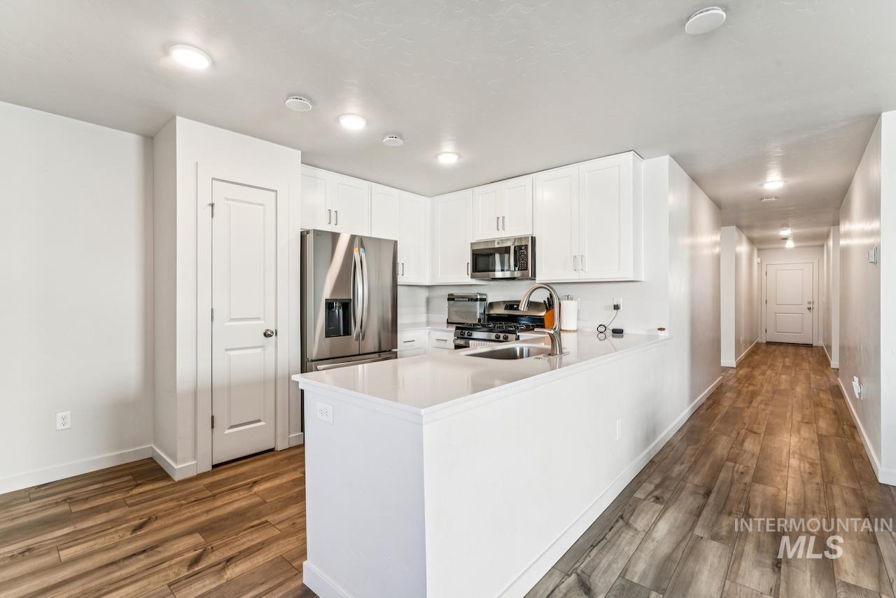 2814 S Mossy Forest Ave, Nampa, Idaho 83686, 4 Bedrooms, 2 Bathrooms, Residential For Sale, Price $399,800,MLS 98969046