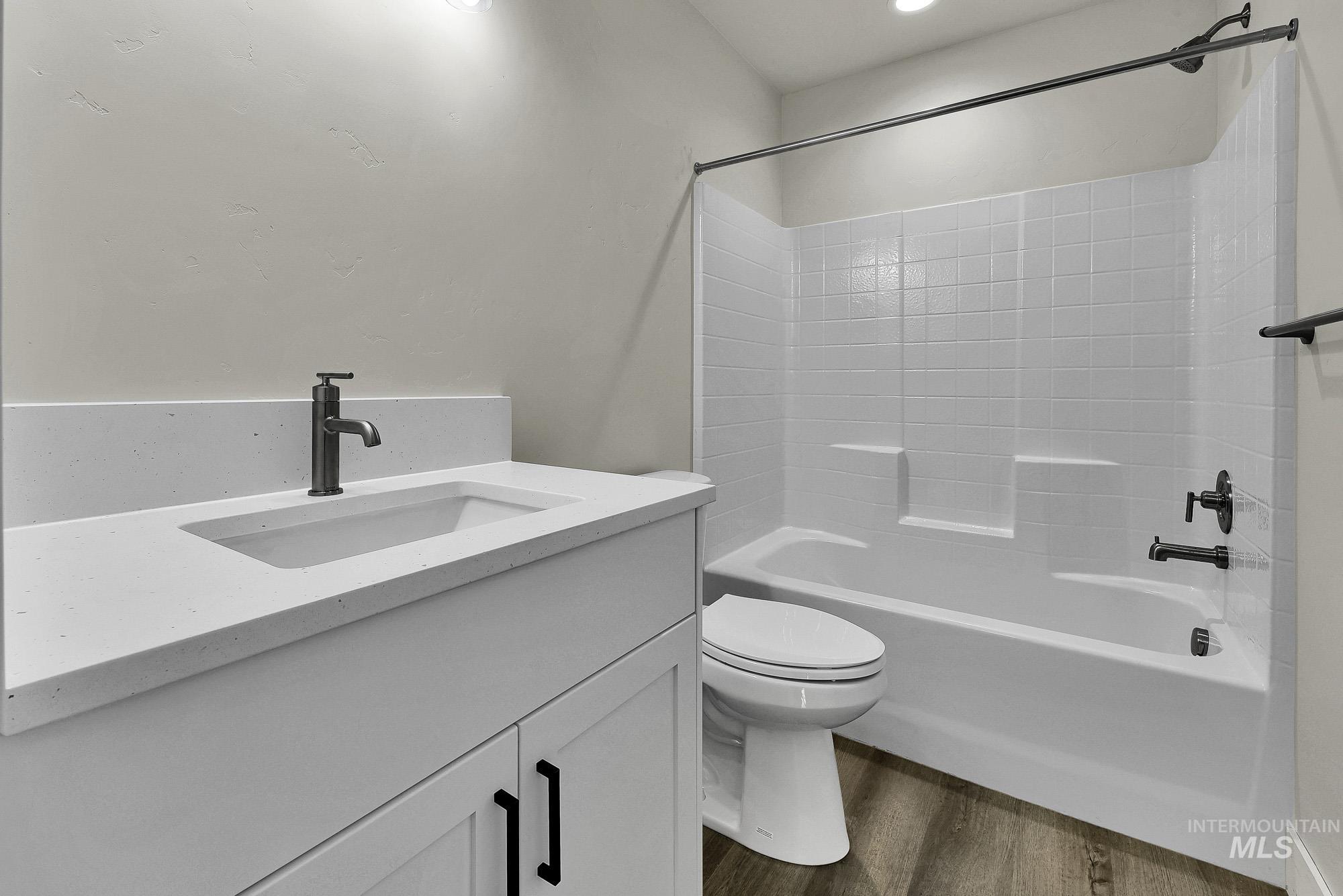 328 Packer Lane, Homedale, Idaho 83628, 3 Bedrooms, 2 Bathrooms, Residential For Sale, Price $325,000,MLS 98969047