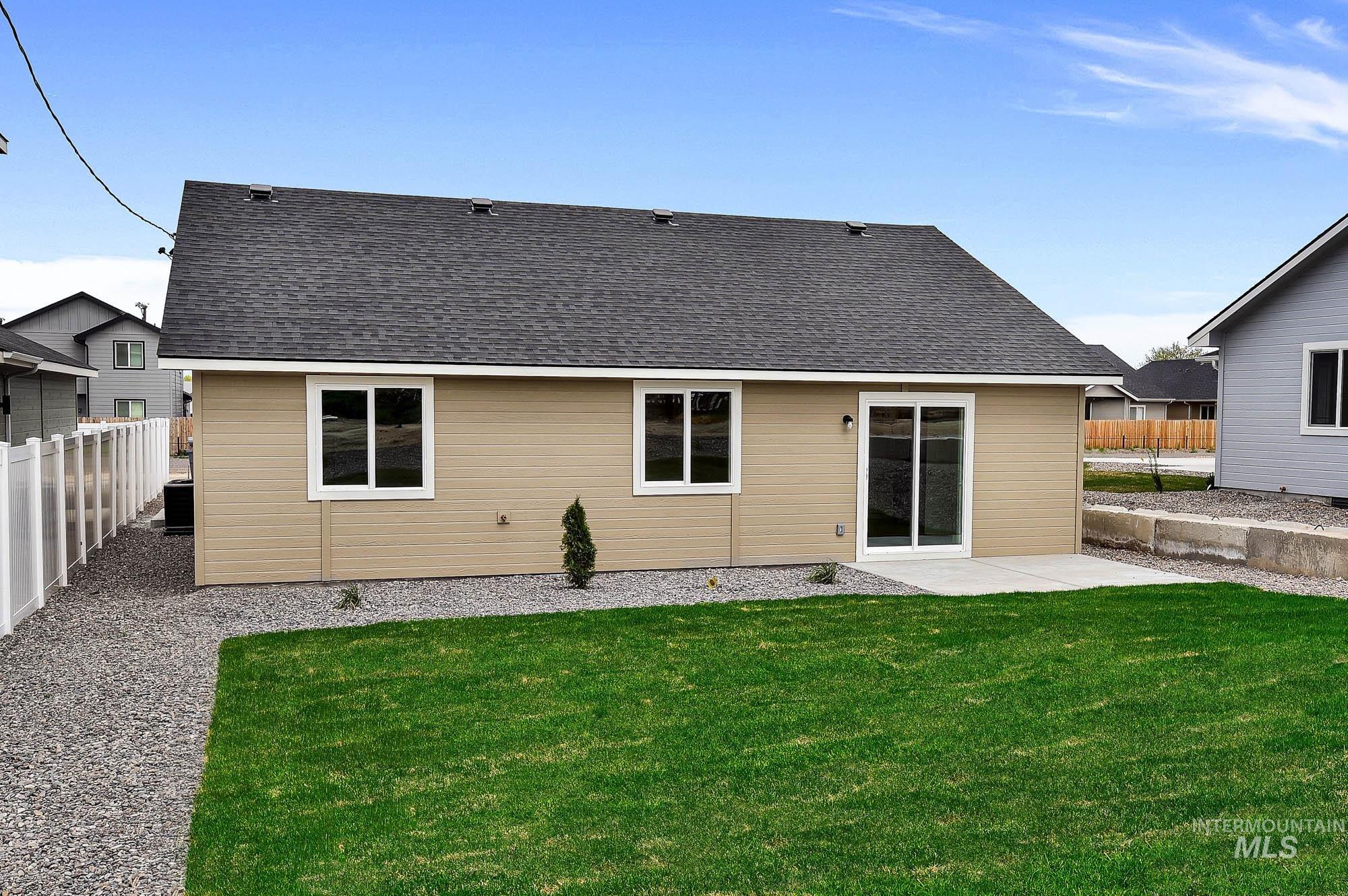 328 Packer Lane, Homedale, Idaho 83628, 3 Bedrooms, 2 Bathrooms, Residential For Sale, Price $325,000,MLS 98969047